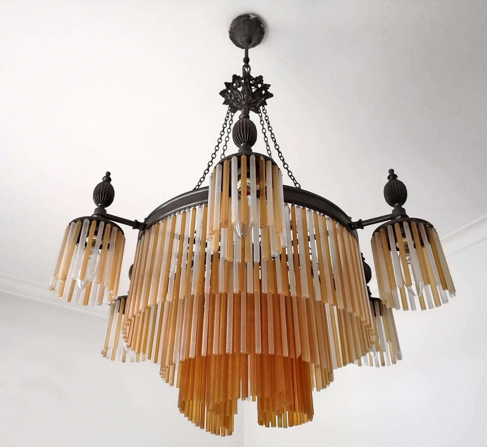 Frosted French Art Nouveau and Art Deco Amber and Clear Glass Straws 12-Light Chandelier For Sale