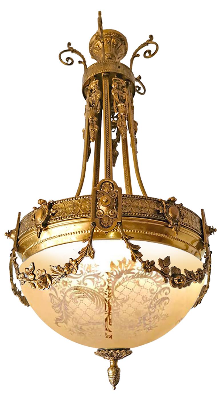 Lampadario francese Art Nouveau e Art Déco in bronzo dorato e cariatidi Impero in vendita 1