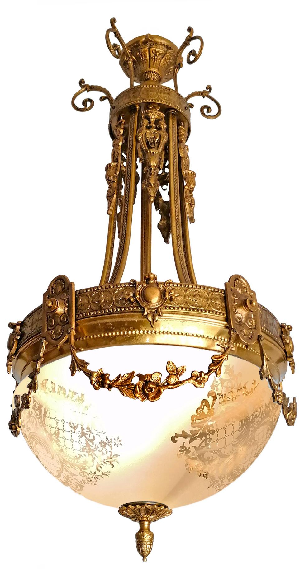 Lampadario francese Art Nouveau e Art Déco in bronzo dorato e cariatidi Impero in vendita 2