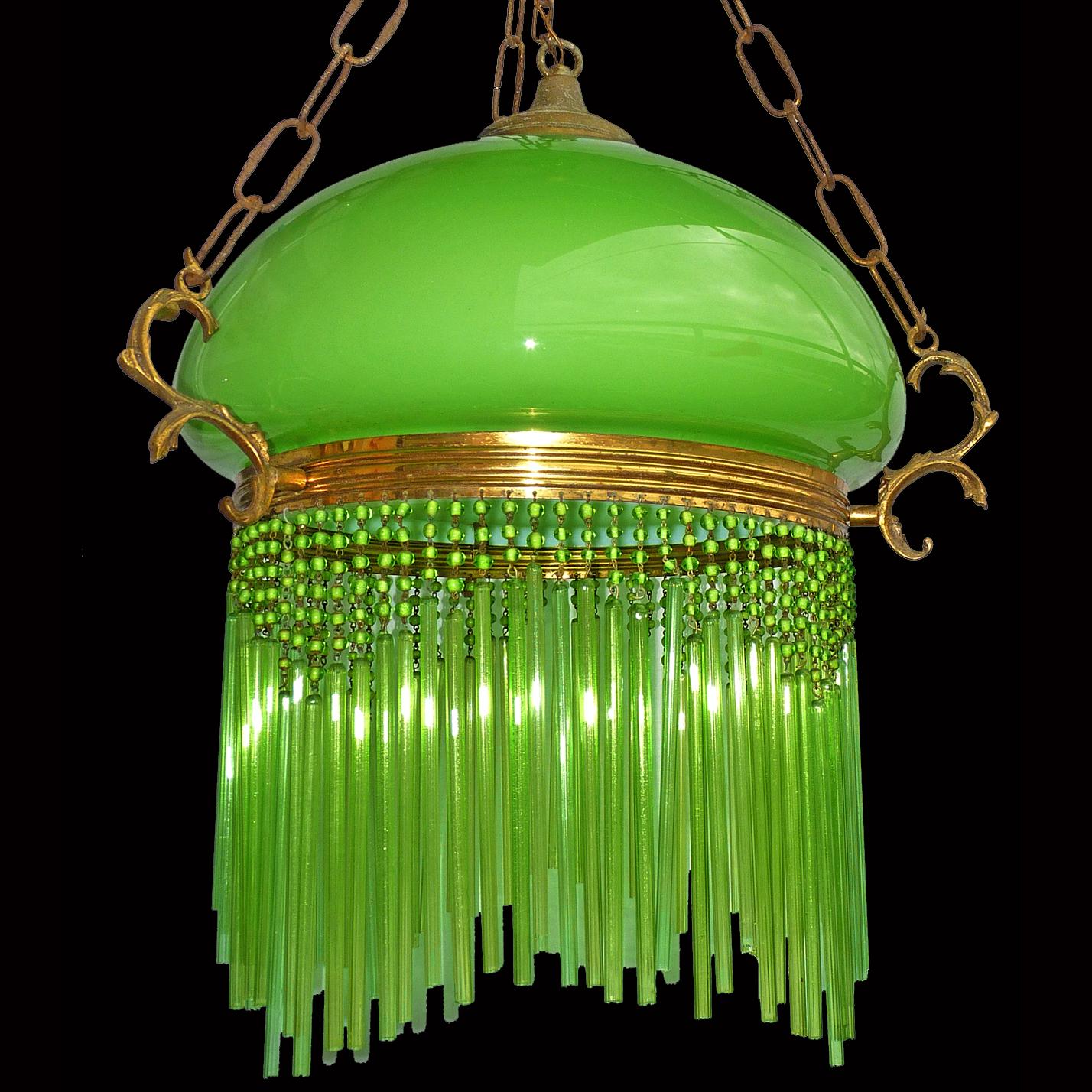 Französischer Jugendstil- und Art Déco-Kronleuchter mit grünem Glasschirm und Strohhalm-Fransen (20. Jahrhundert) im Angebot
