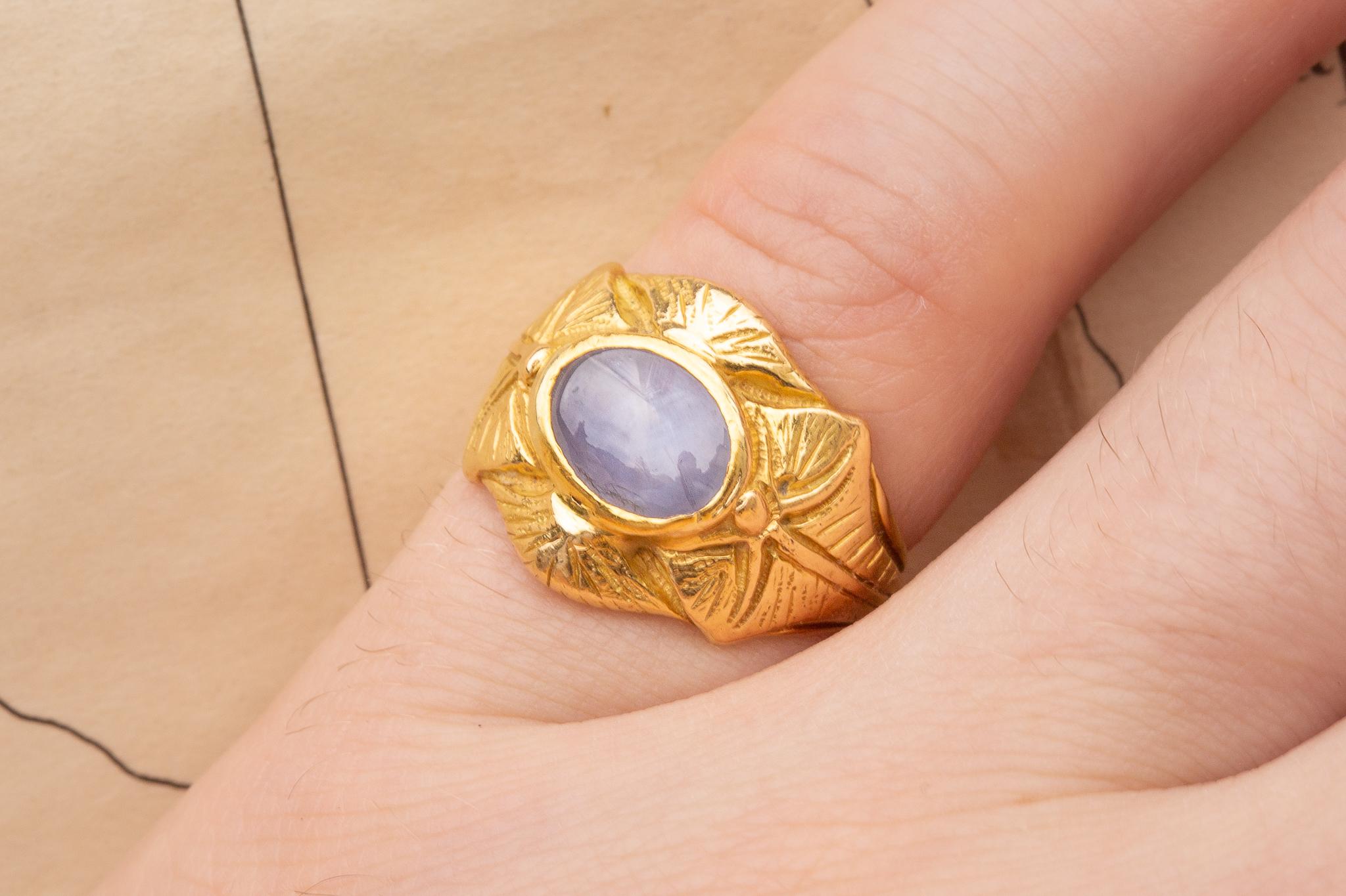 Women's French Art Nouveau Antique 18K Gold 1.6ct Lilac Star Sapphire Ring For Sale