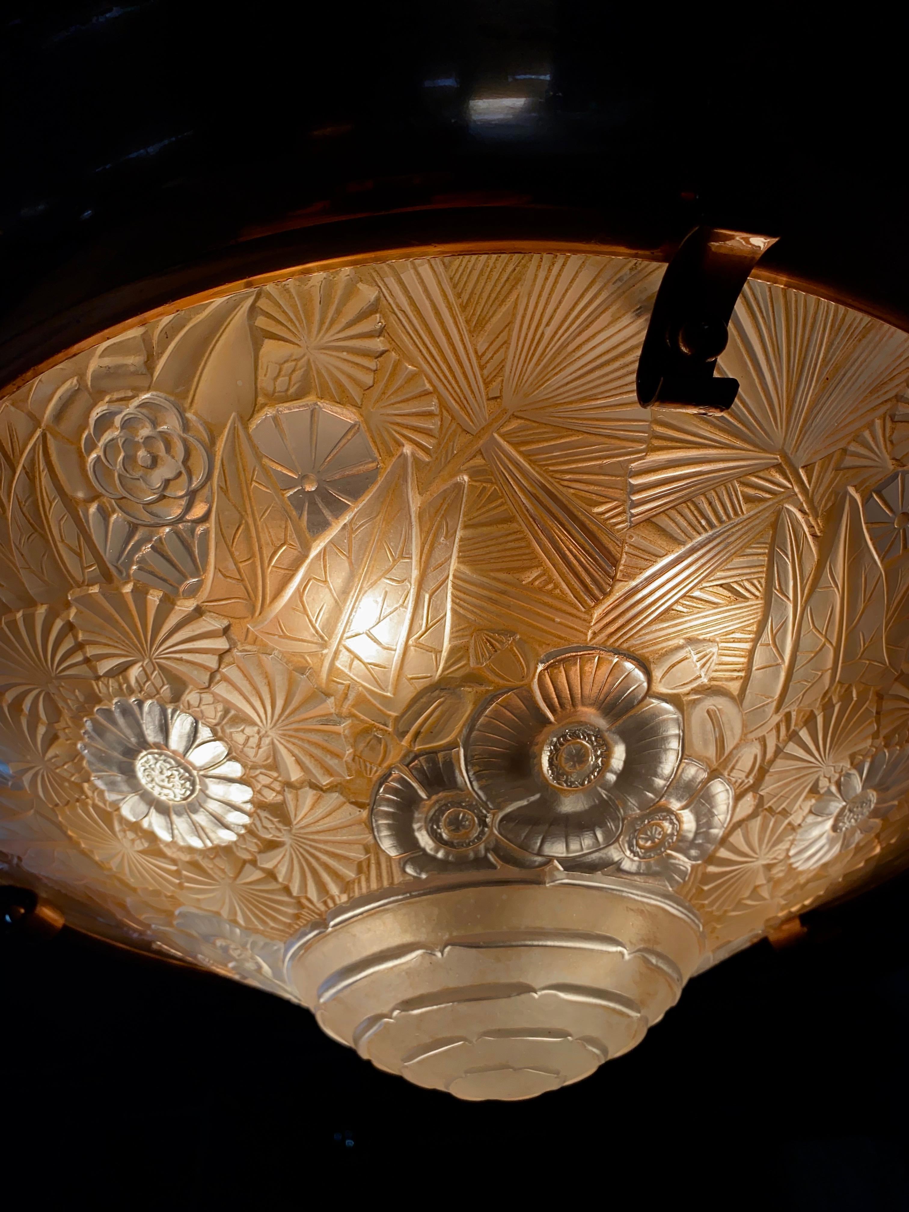 French Art Nouveau Art Deco Brass and Glass Lalique Style Chandelier In Good Condition For Sale In Weesp, NL