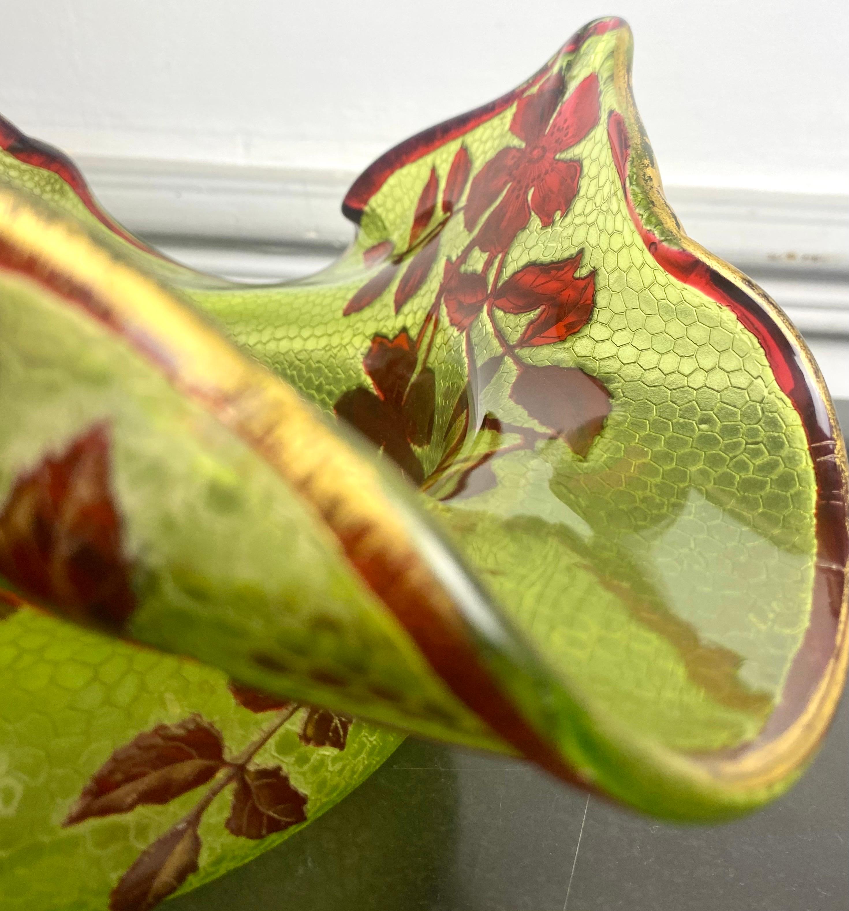 Tasse Art Nouveau Baccarat vert et rouge fleurs - 19e - France en vente 3