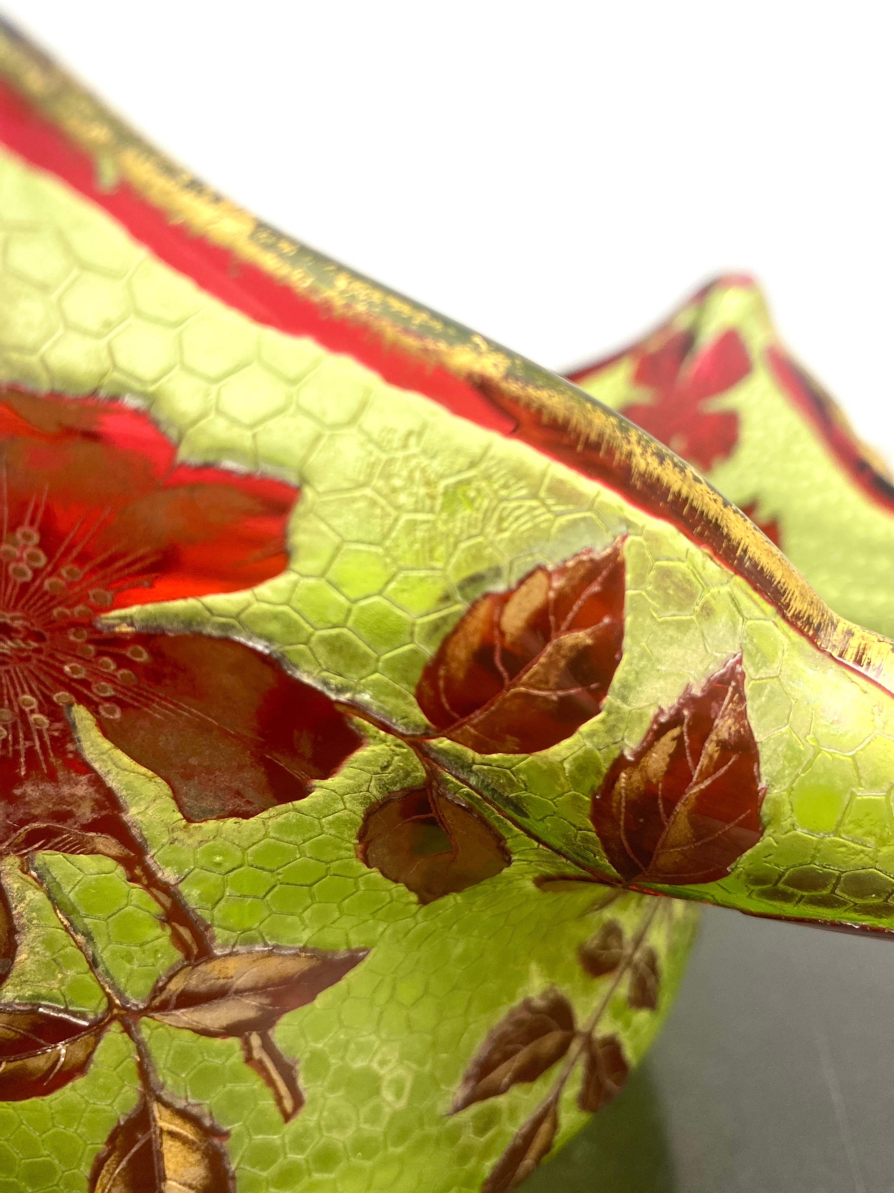 Tasse Art Nouveau Baccarat vert et rouge fleurs - 19e - France en vente 5