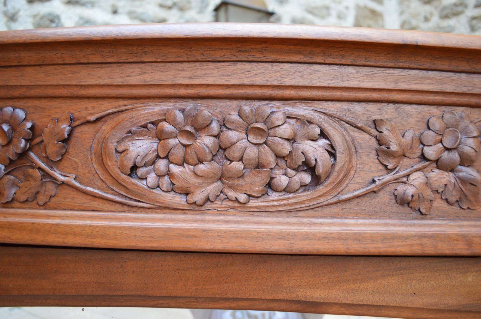 French Art Nouveau Bedroom Set in Carved Walnut, Blooming Shrubs Theme For Sale 9
