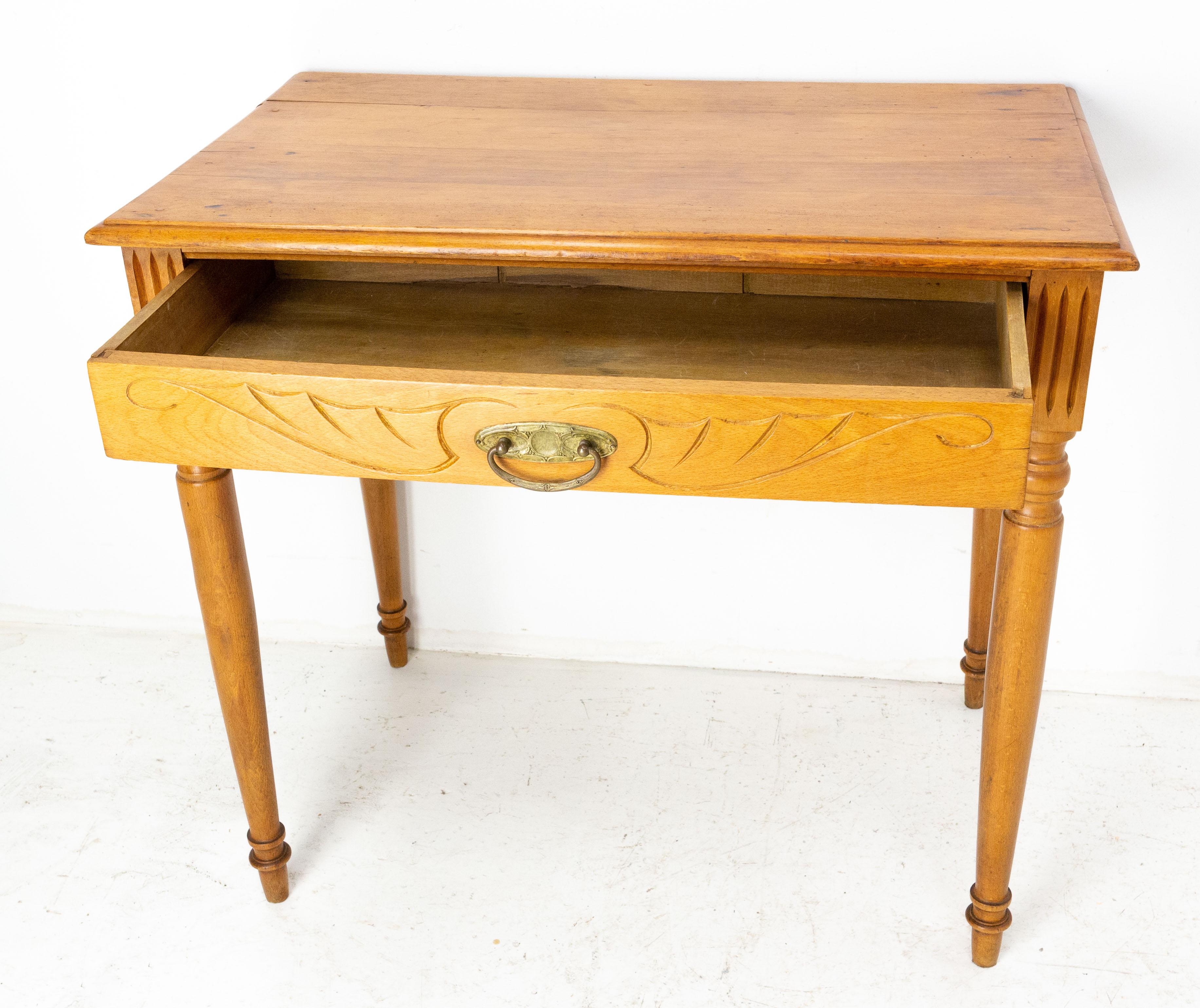 French Art Nouveau Beech Writing Table, Desk or Side Table, circa 1900 For Sale 1