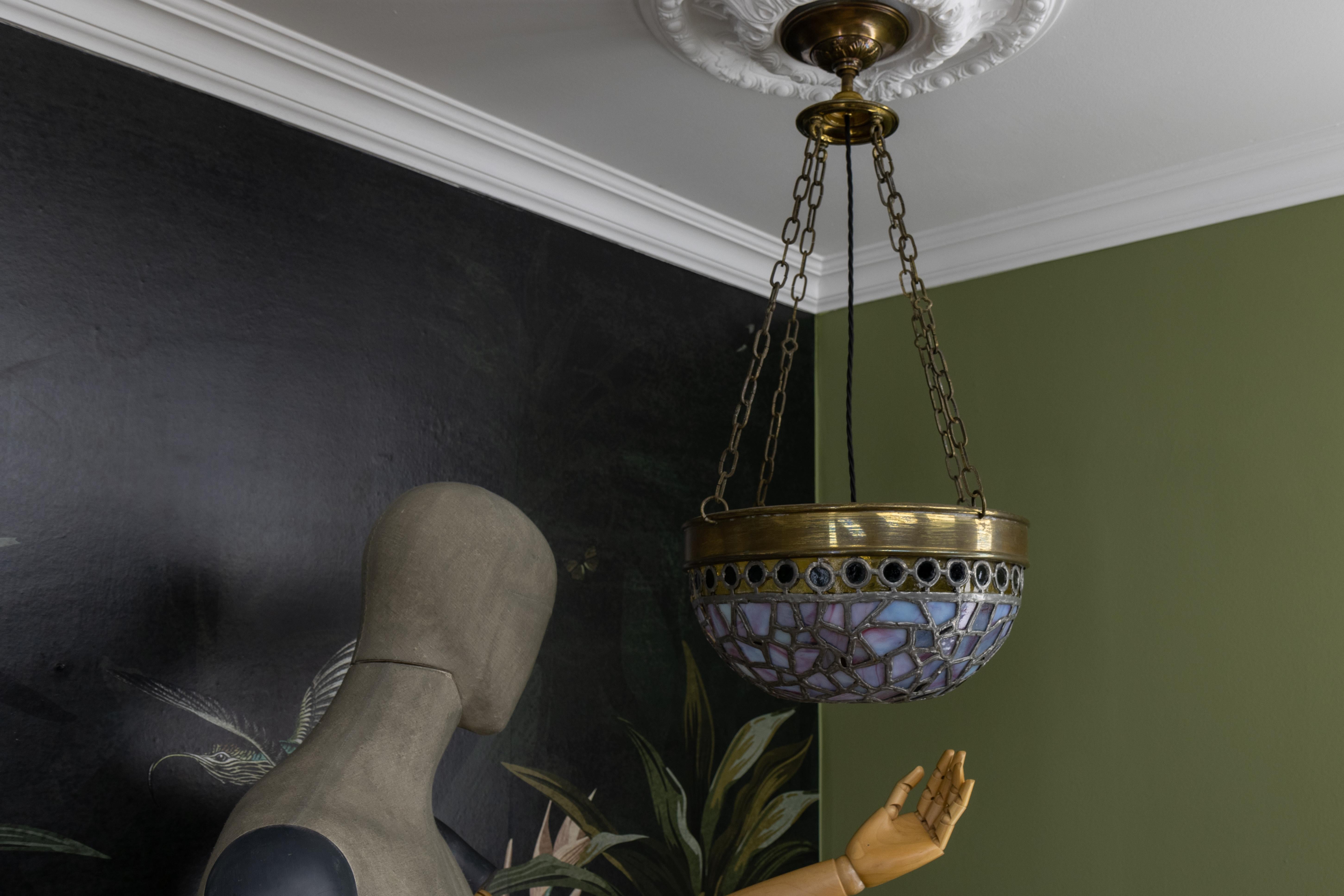 French Art Nouveau Blue and Violet Stained Glass and Brass Pendant Light, 1920s For Sale 6