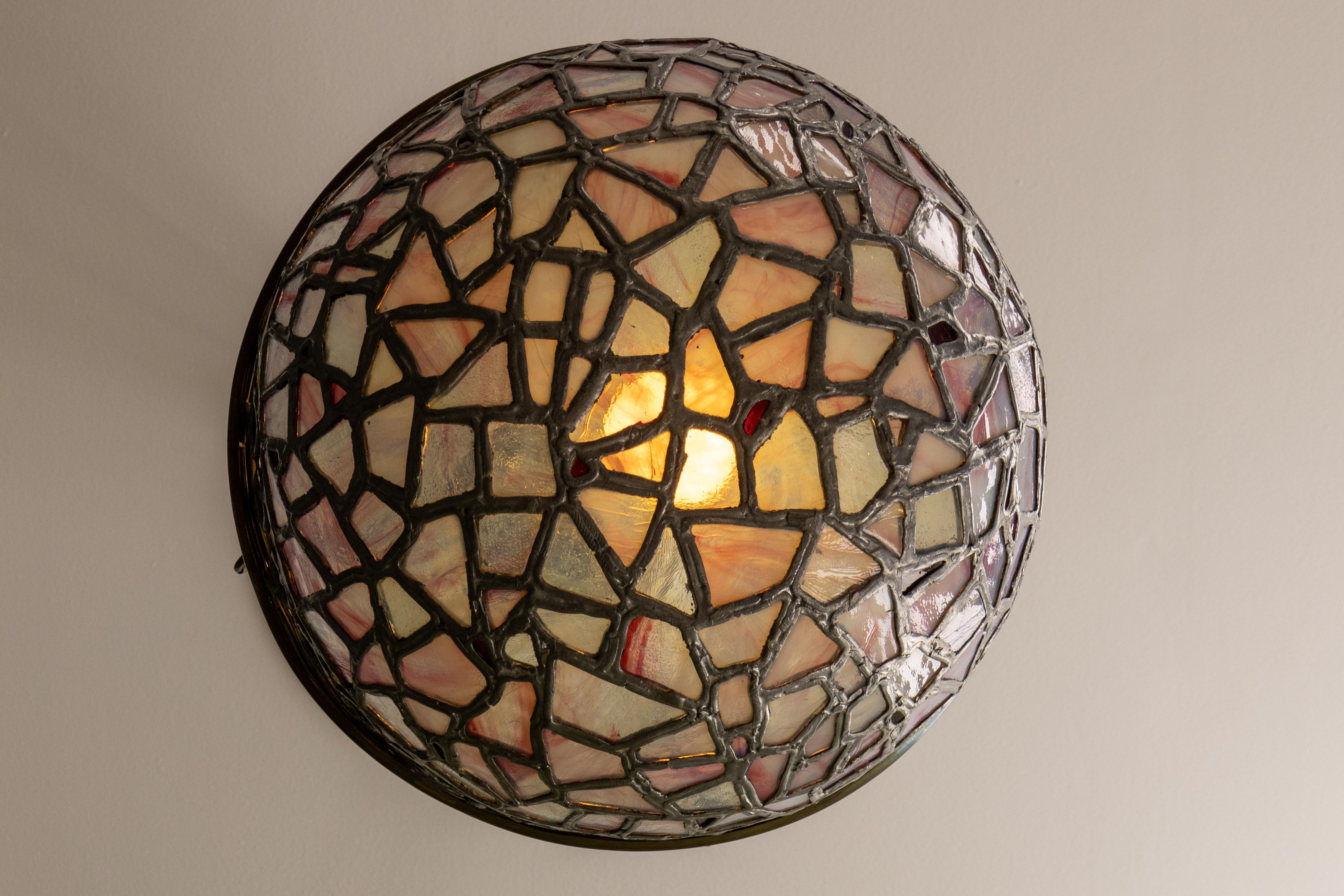 French Art Nouveau Blue and Violet Stained Glass and Brass Pendant Light, 1920s For Sale 1