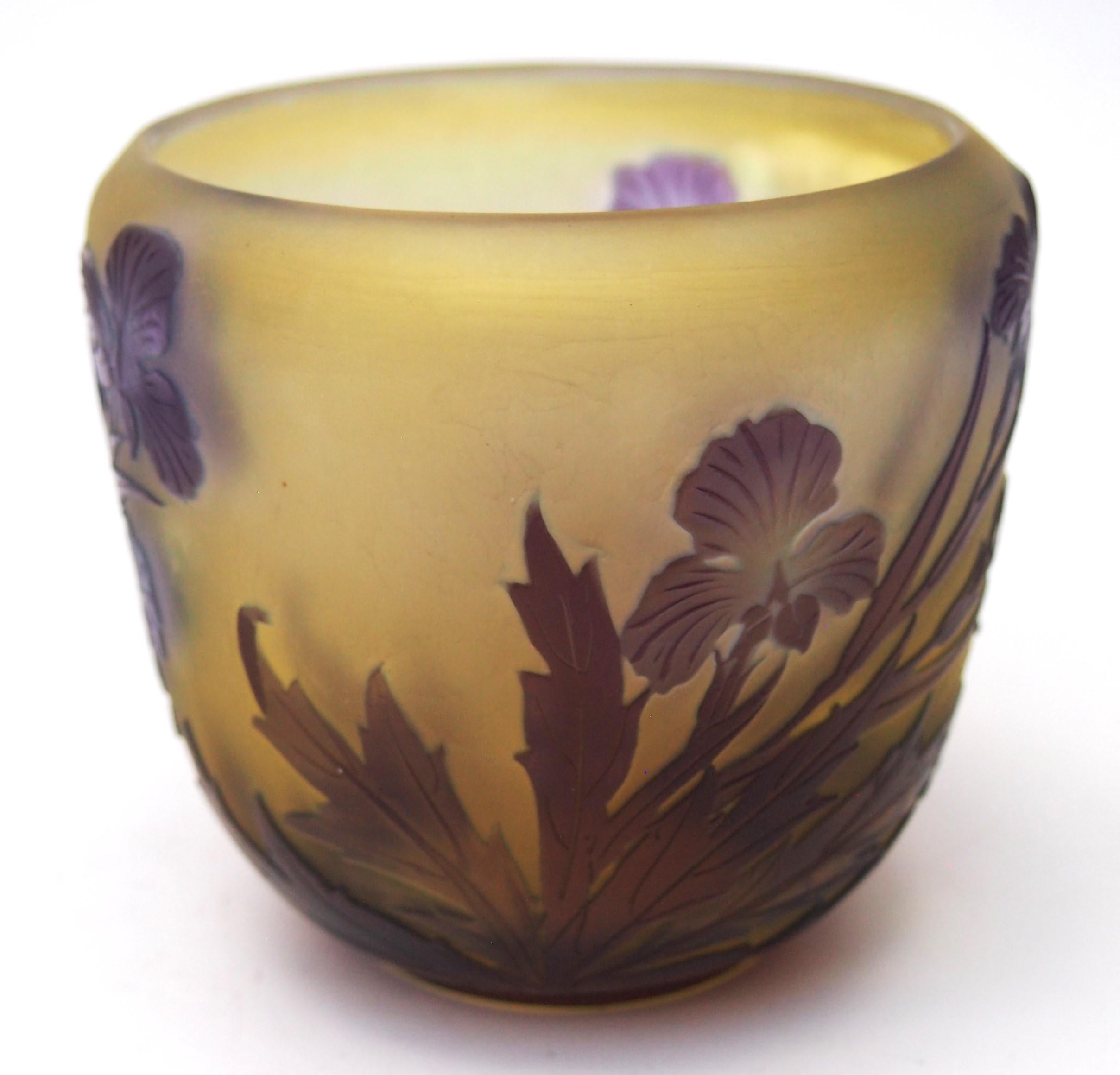 French Art Nouveau Blue On Yellow Signed Emile Gallé Iris Cameo Glass Vase c1920 In Good Condition In Worcester Park, GB
