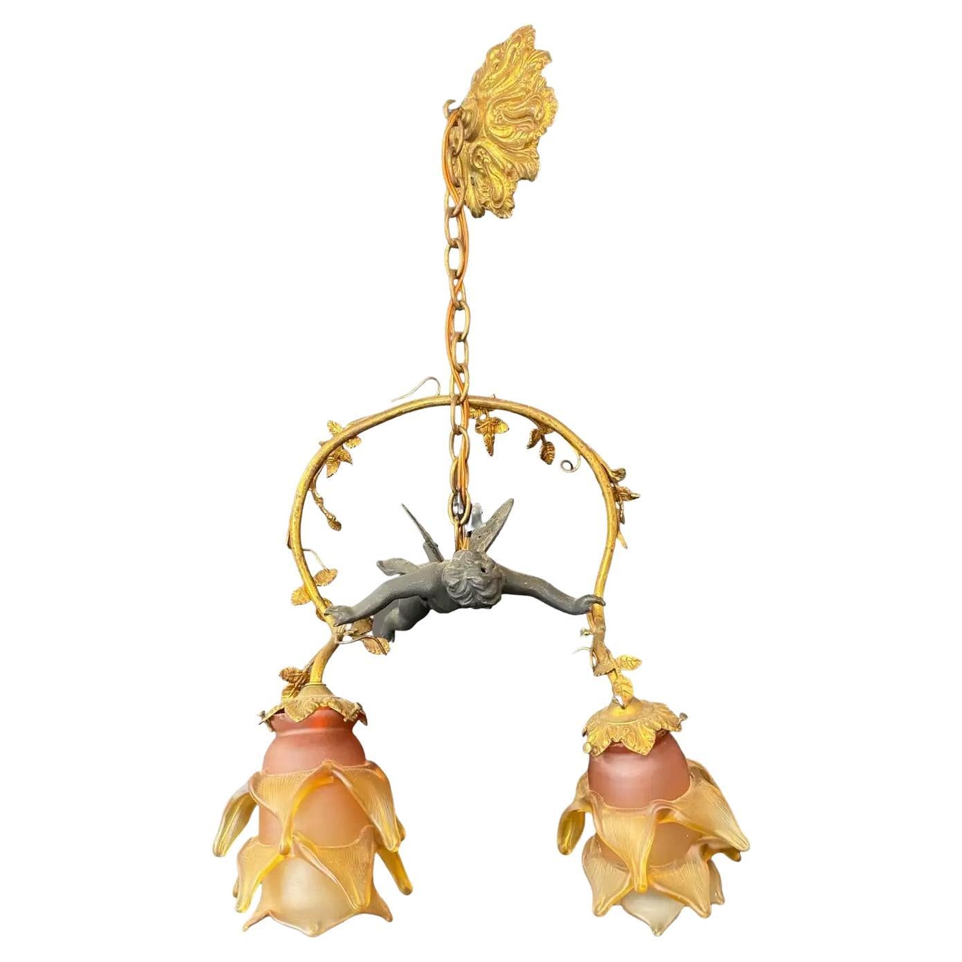 Französische Jugendstil Bonze fliegende Putto Cherub & Lalique Tulpenschirme aus mattiertem Glas