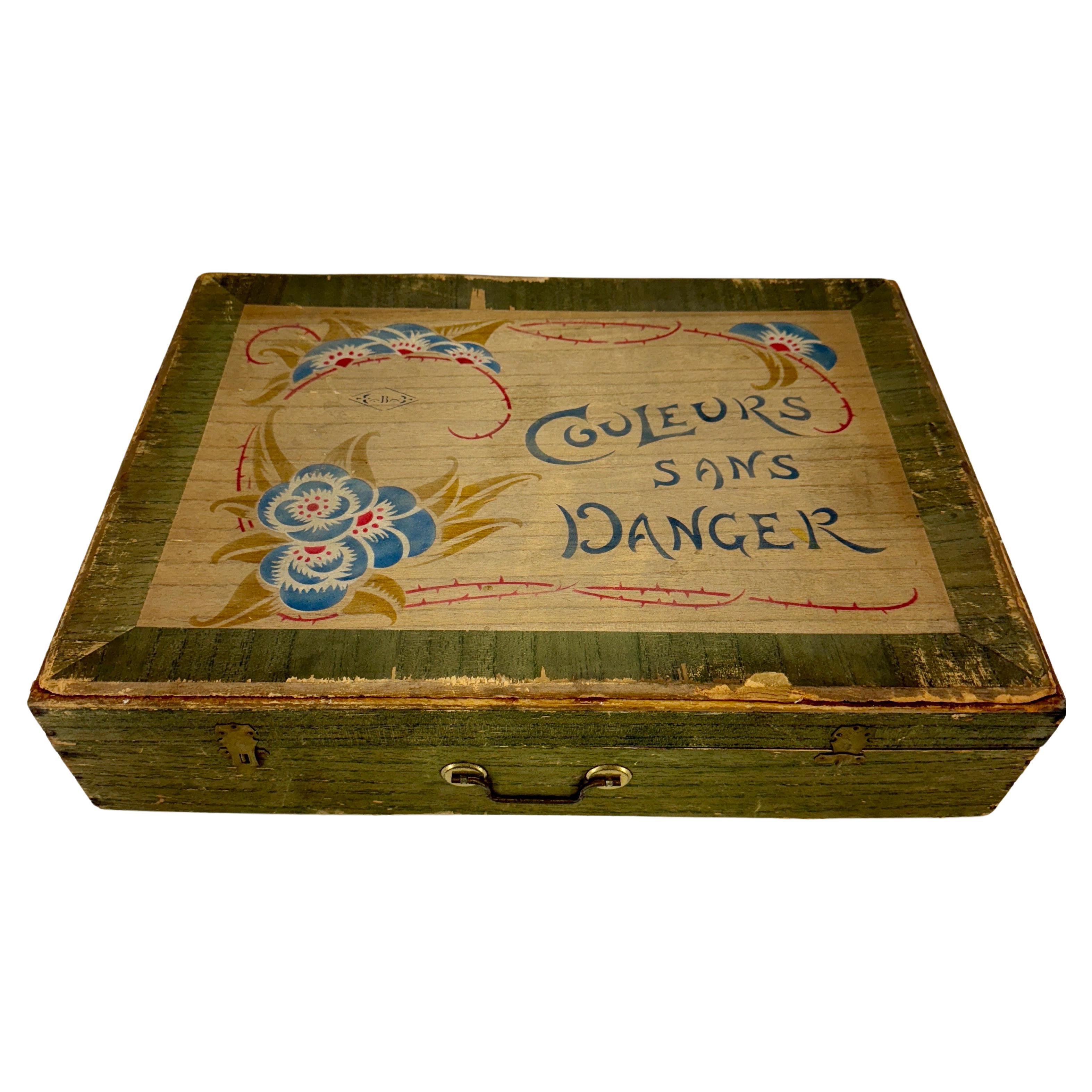 French Art Nouveau Bourgeois Aine-Paris Paint Box Set, Circa 1910's In Good Condition For Sale In Haddonfield, NJ