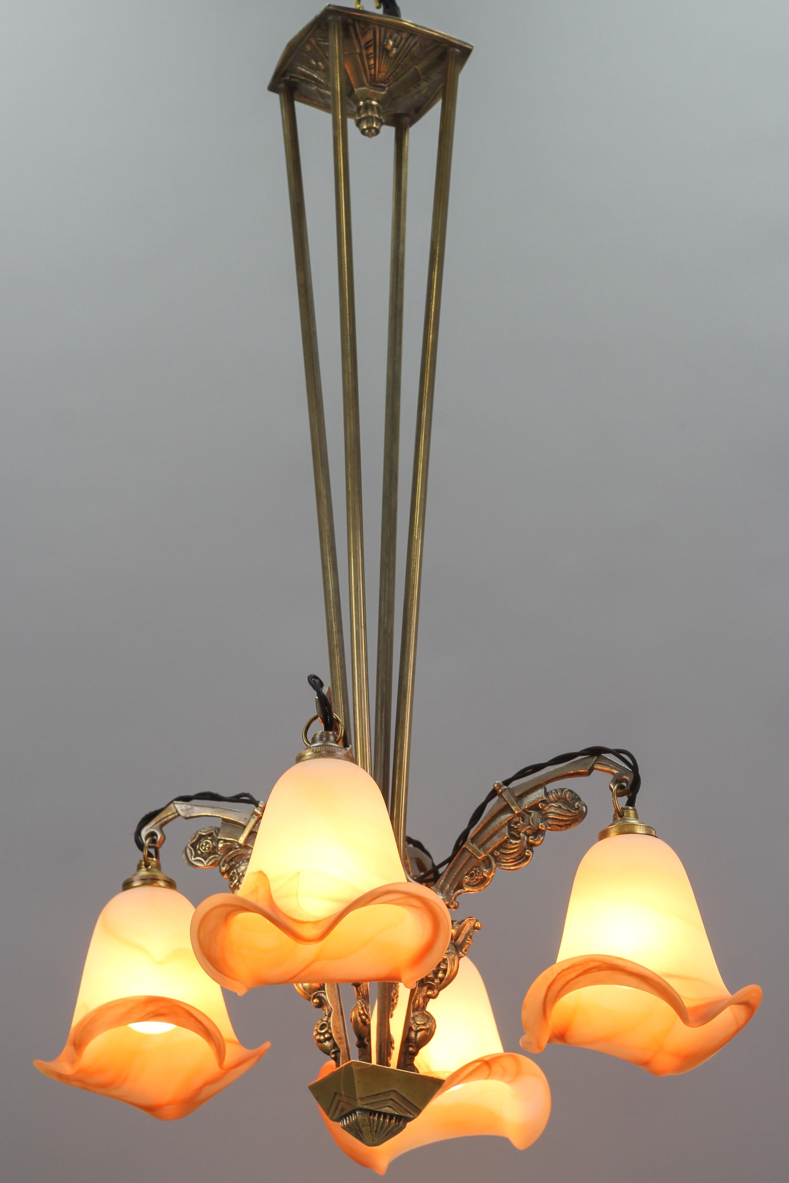 French Art Nouveau Brass and Glass Four-Light Chandelier In Good Condition For Sale In Barntrup, DE