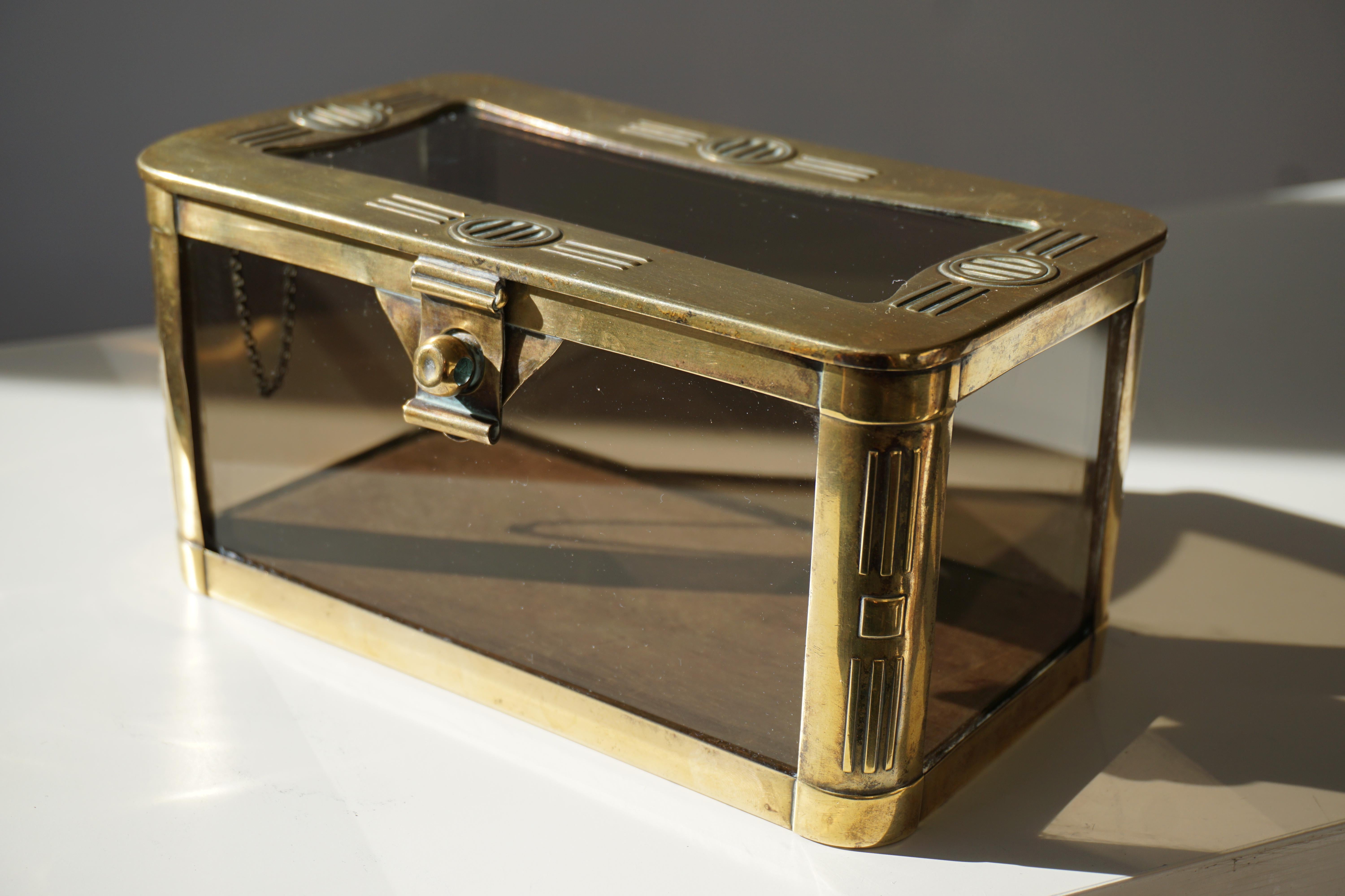 French Art Nouveau Brass and Glass Jewelry Box, circa 1900 In Good Condition In Antwerp, BE