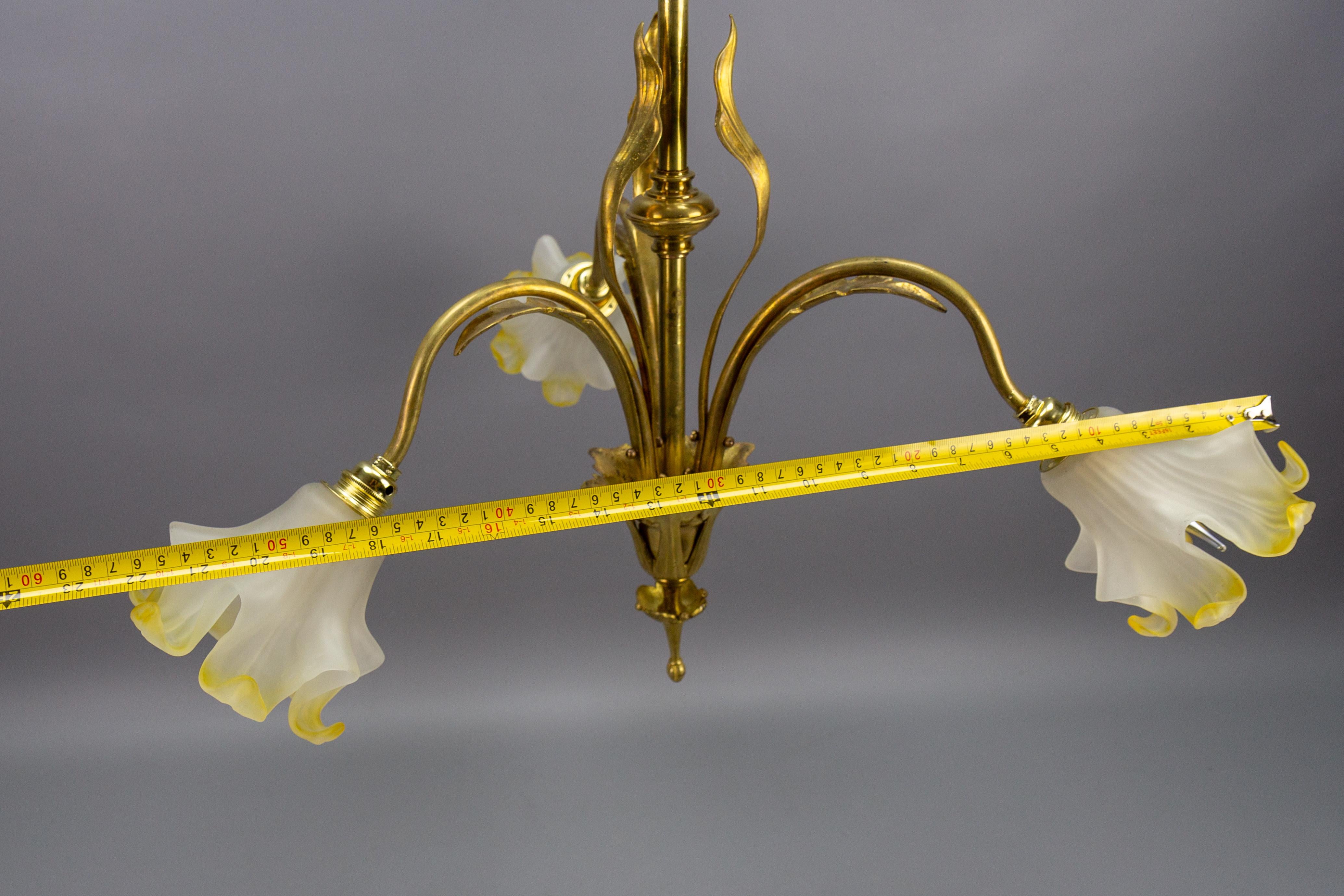 French Art Nouveau Brass and Glass Three-Light Iris-Shaped Chandelier, ca. 1910 For Sale 10