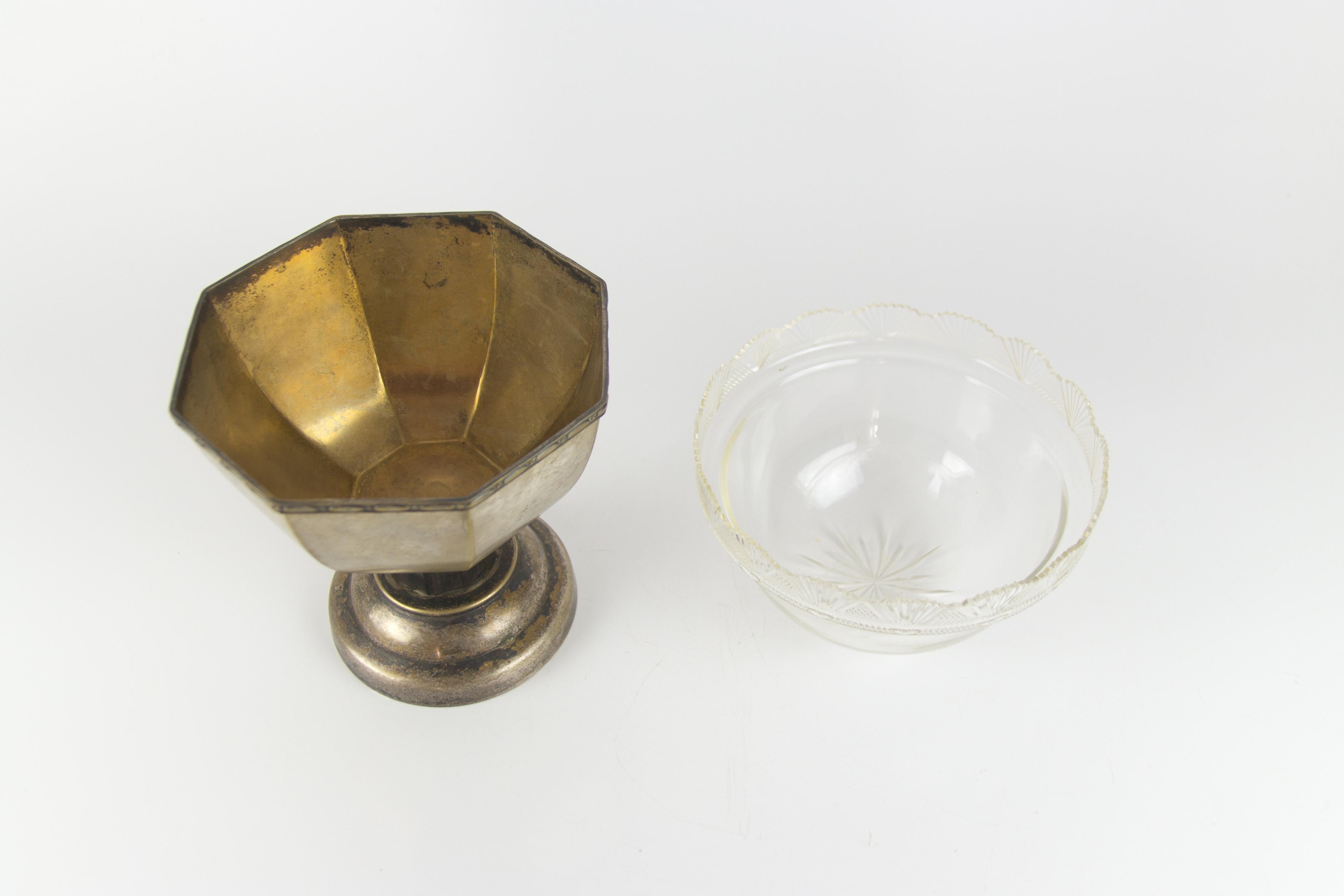 French Art Nouveau Brass Centerpiece with Cut-Glass Bowl, 1920s 10