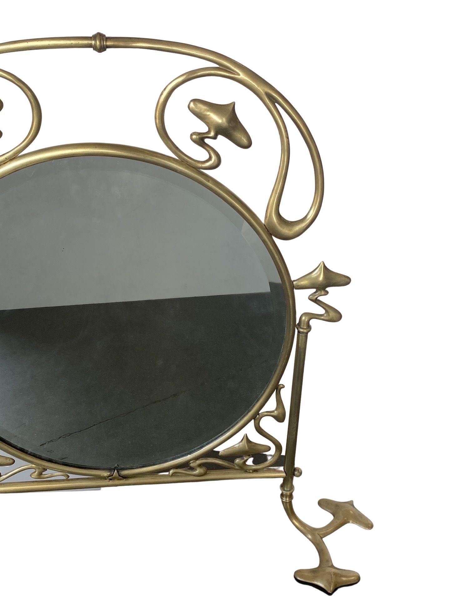 French Art Nouveau Brass Fire Screen with Mirror In Excellent Condition For Sale In Van Nuys, CA
