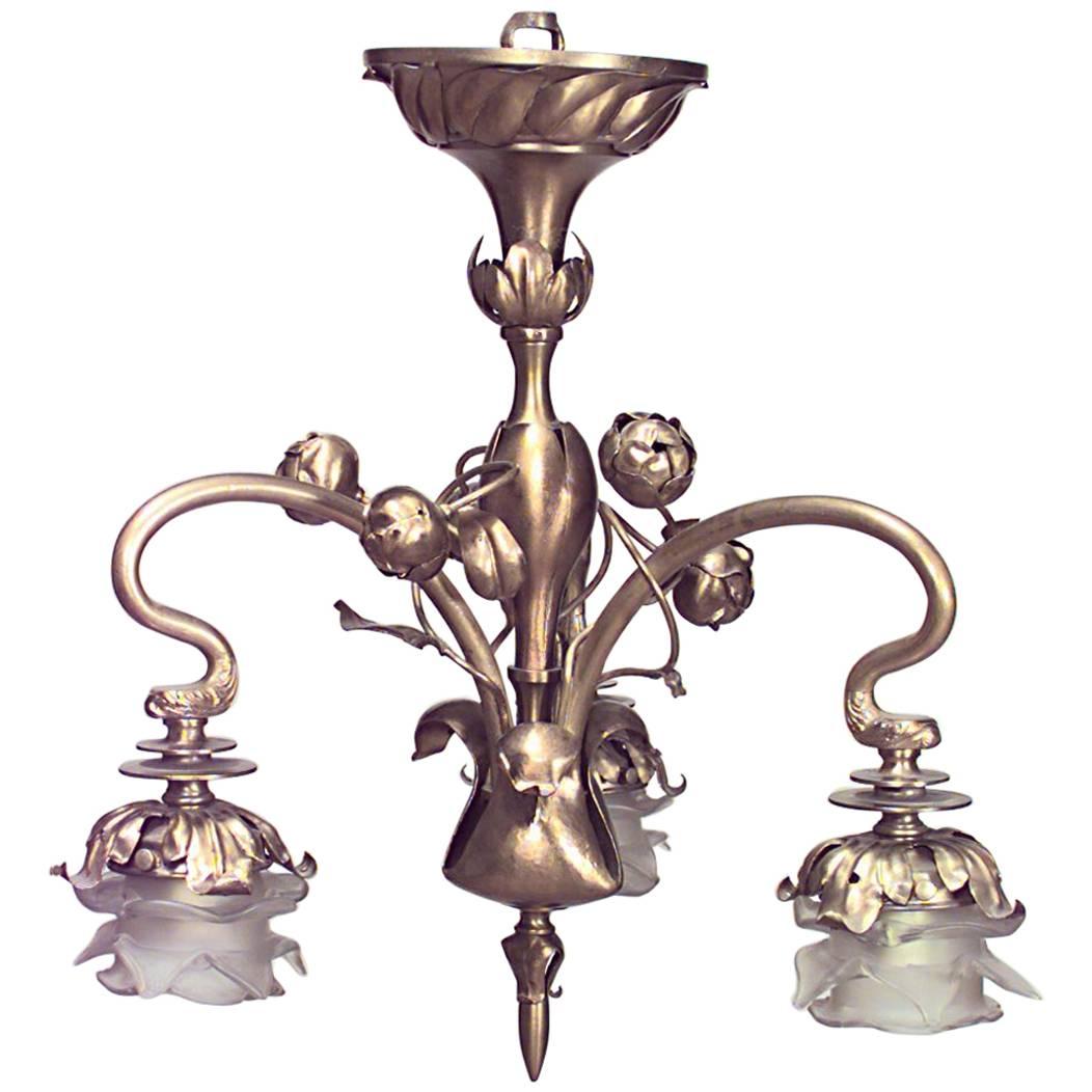Lampadario floreale francese in ottone Art Nouveau