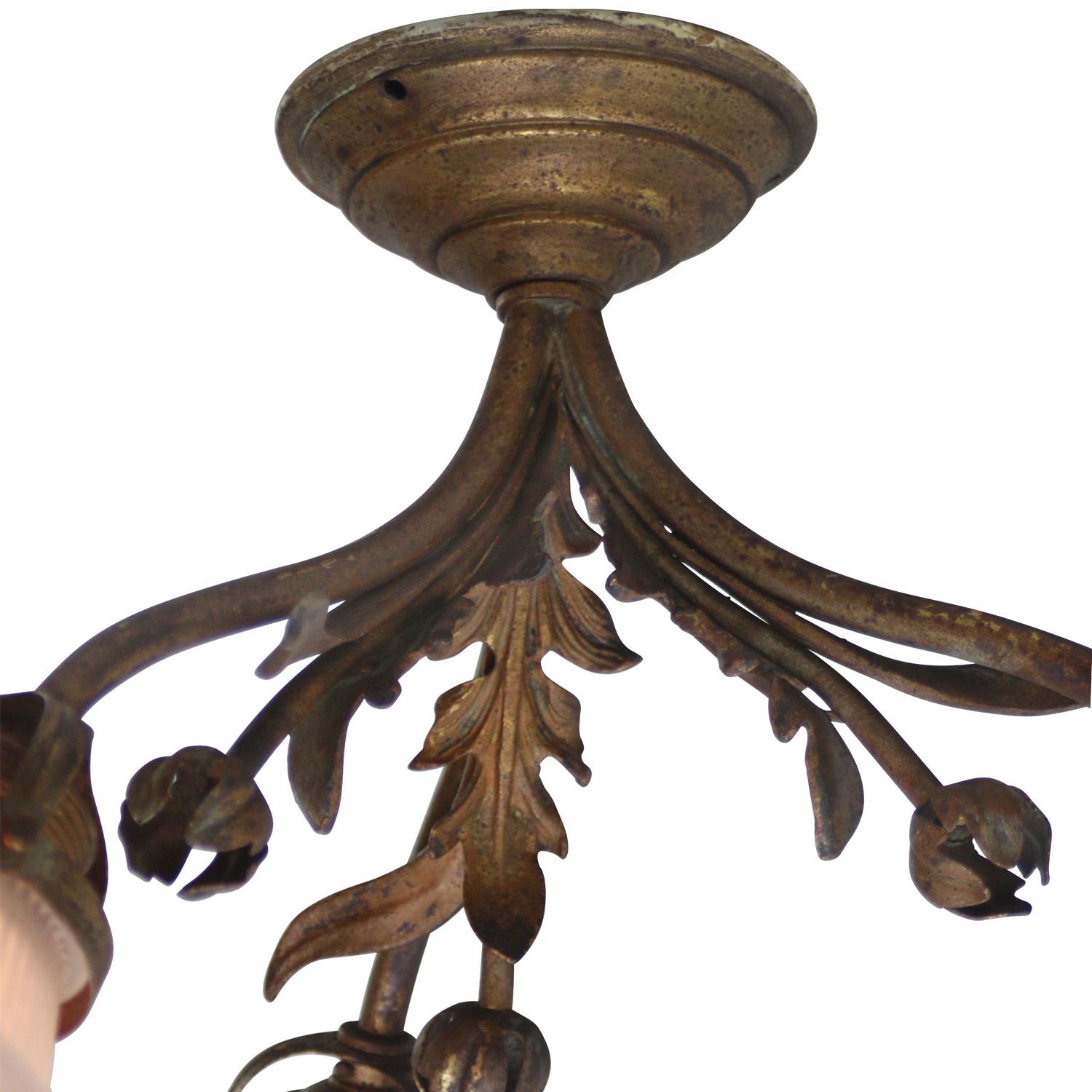 Inizio XX secolo Lampada a sospensione in ottone e vetro smerigliato in stile Art Nouveau francese in vendita