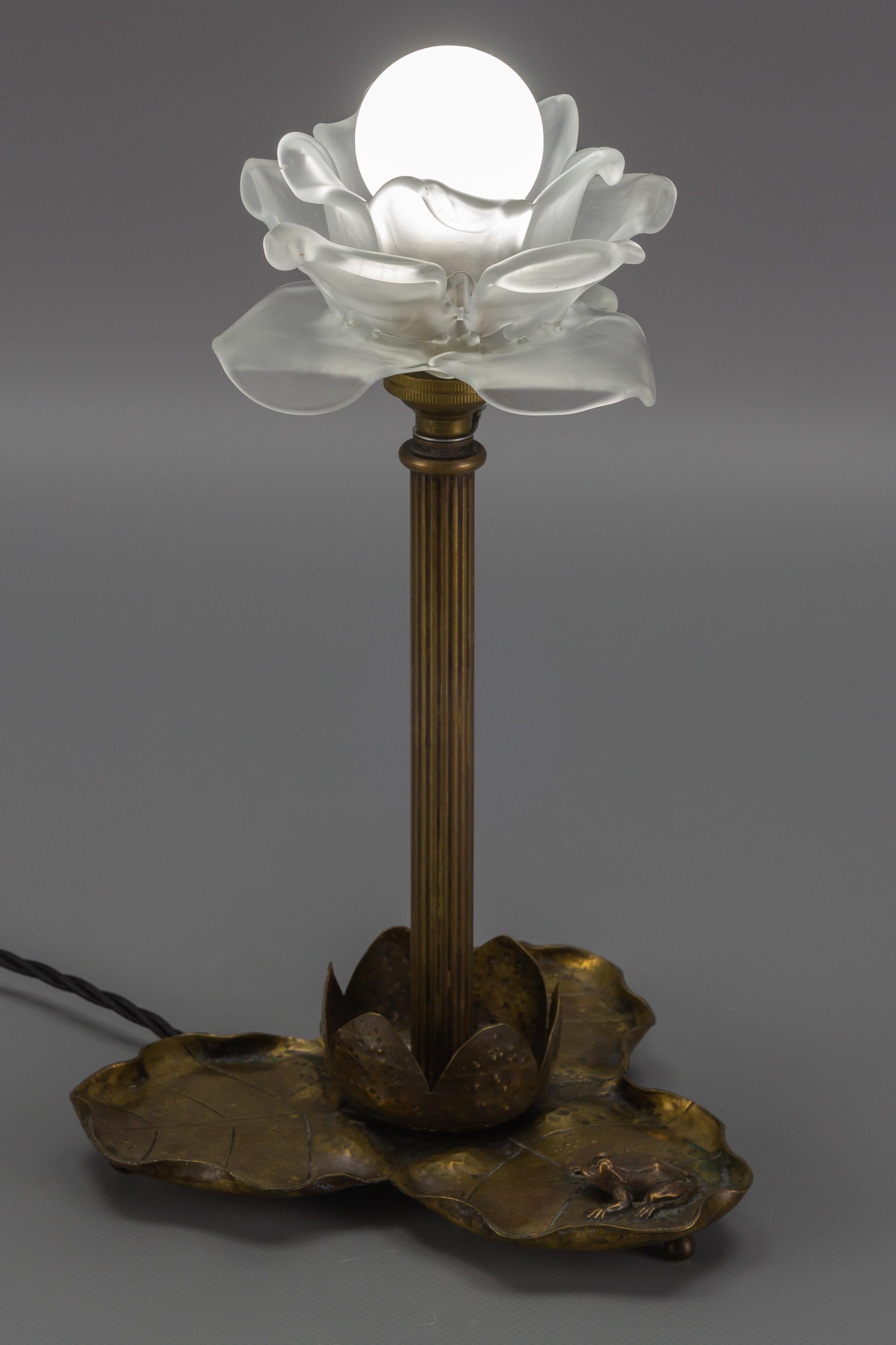 French Art Nouveau Brass Table Lamp with Frog, 1930s For Sale 5