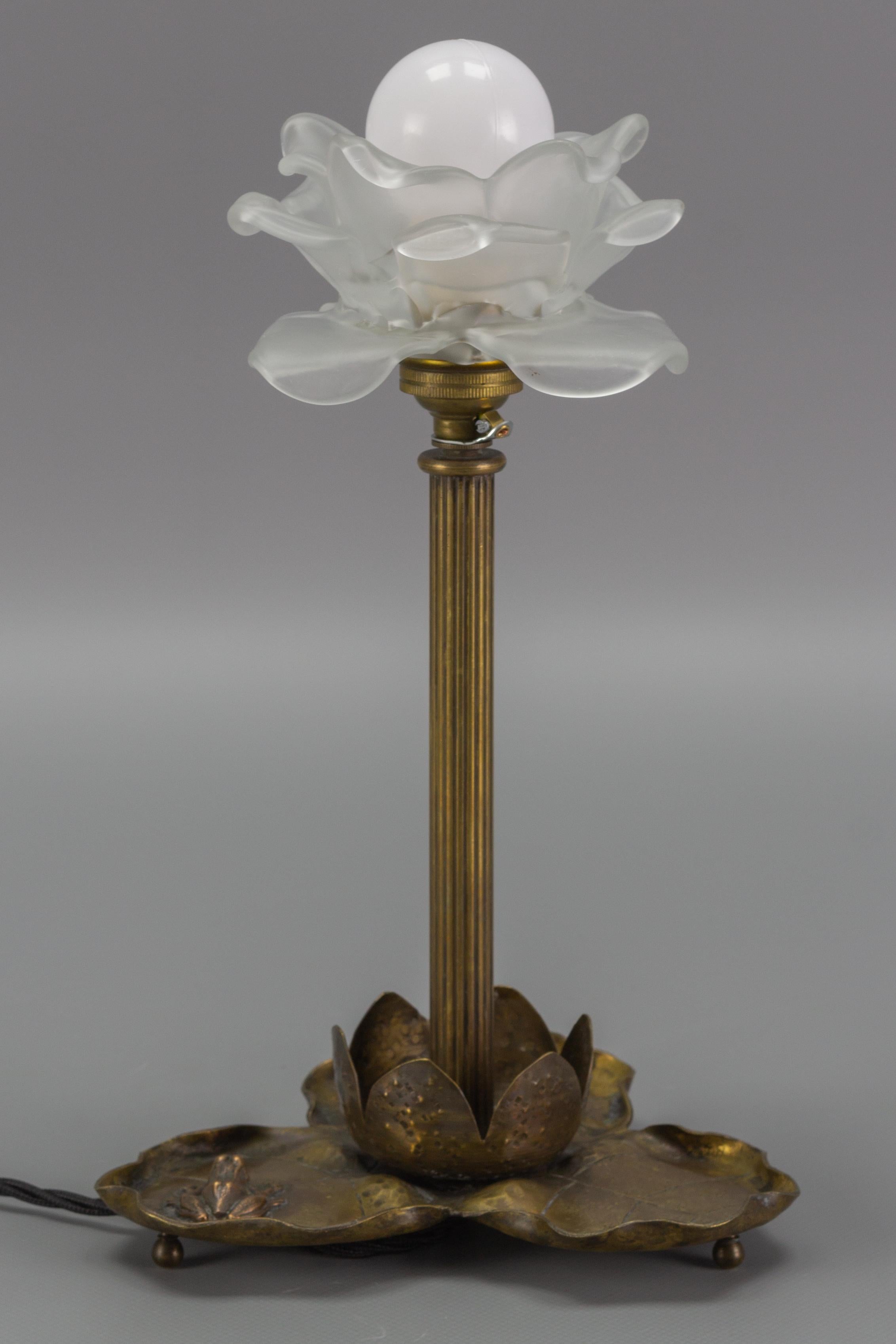 French Art Nouveau Brass Table Lamp with Frog, 1930s For Sale 7