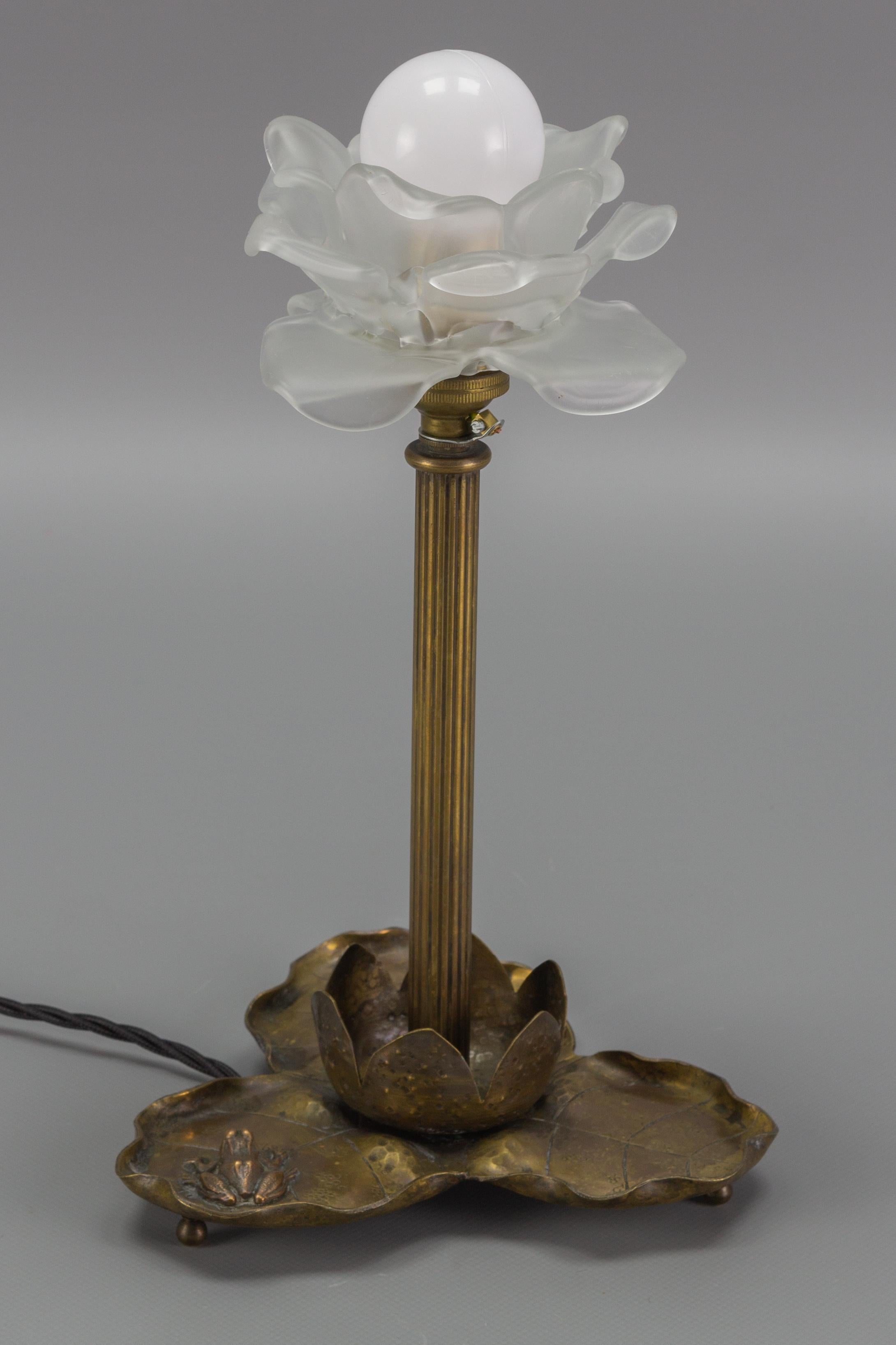 French Art Nouveau Brass Table Lamp with Frog, 1930s For Sale 15