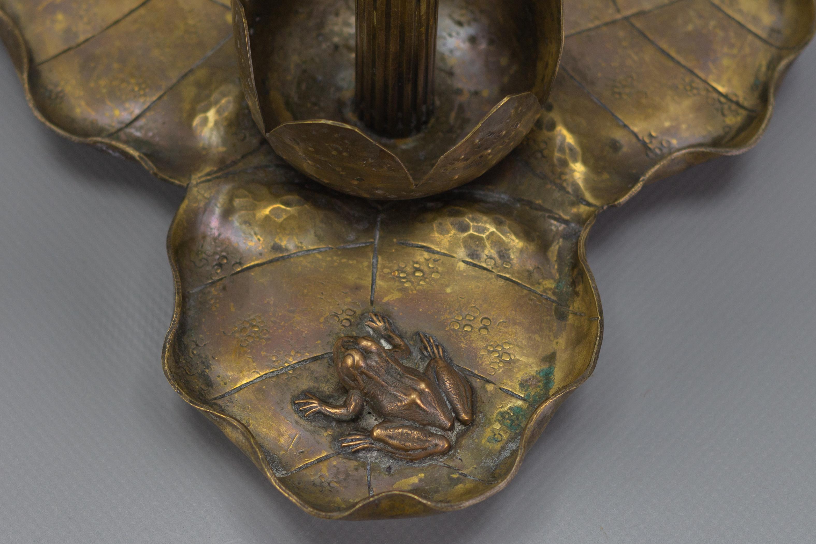 French Art Nouveau Brass Table Lamp with Frog, 1930s For Sale 3