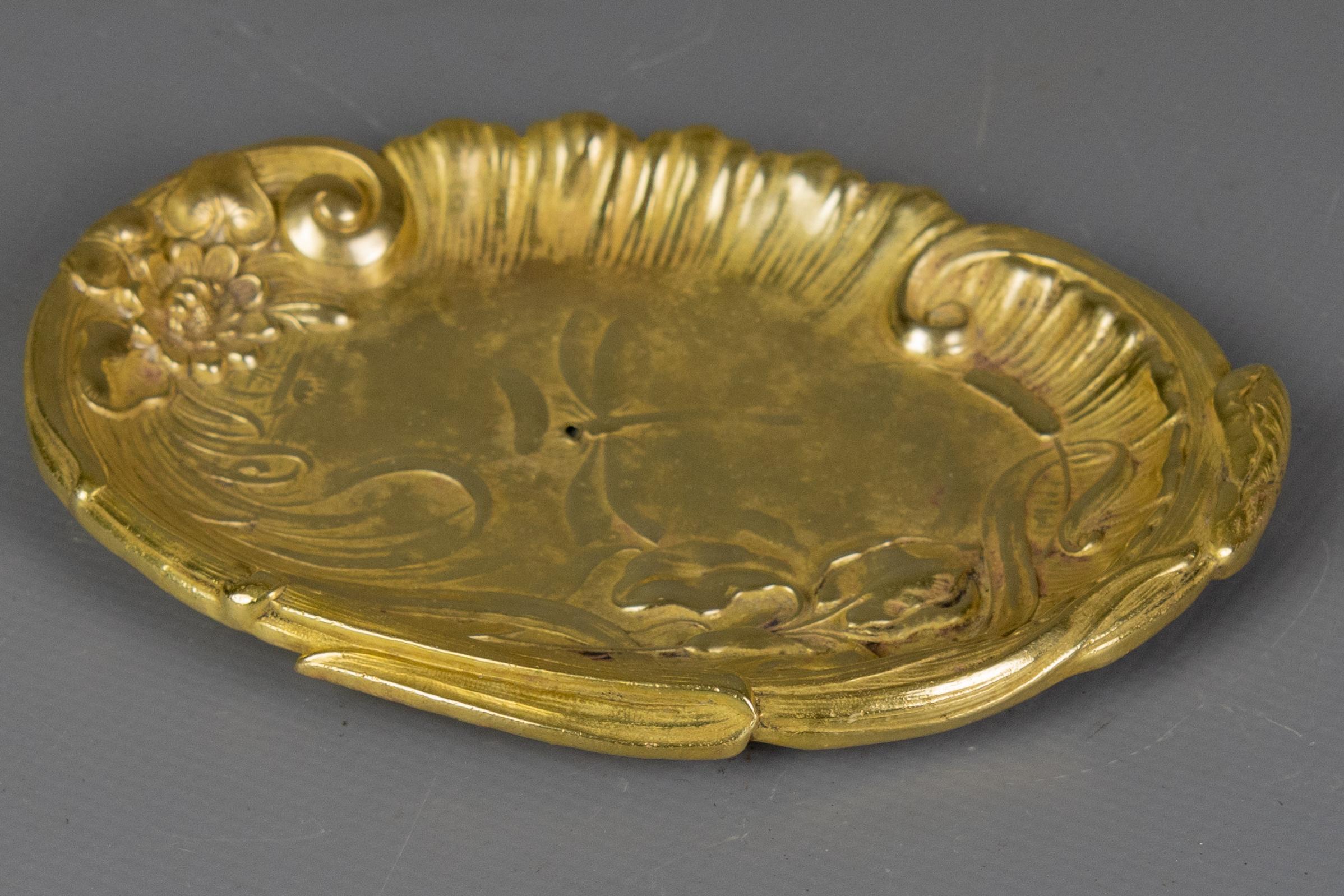 French Art Nouveau Brass Vide - Poche or Pin Tray with Dragonfly and Flowers For Sale 12