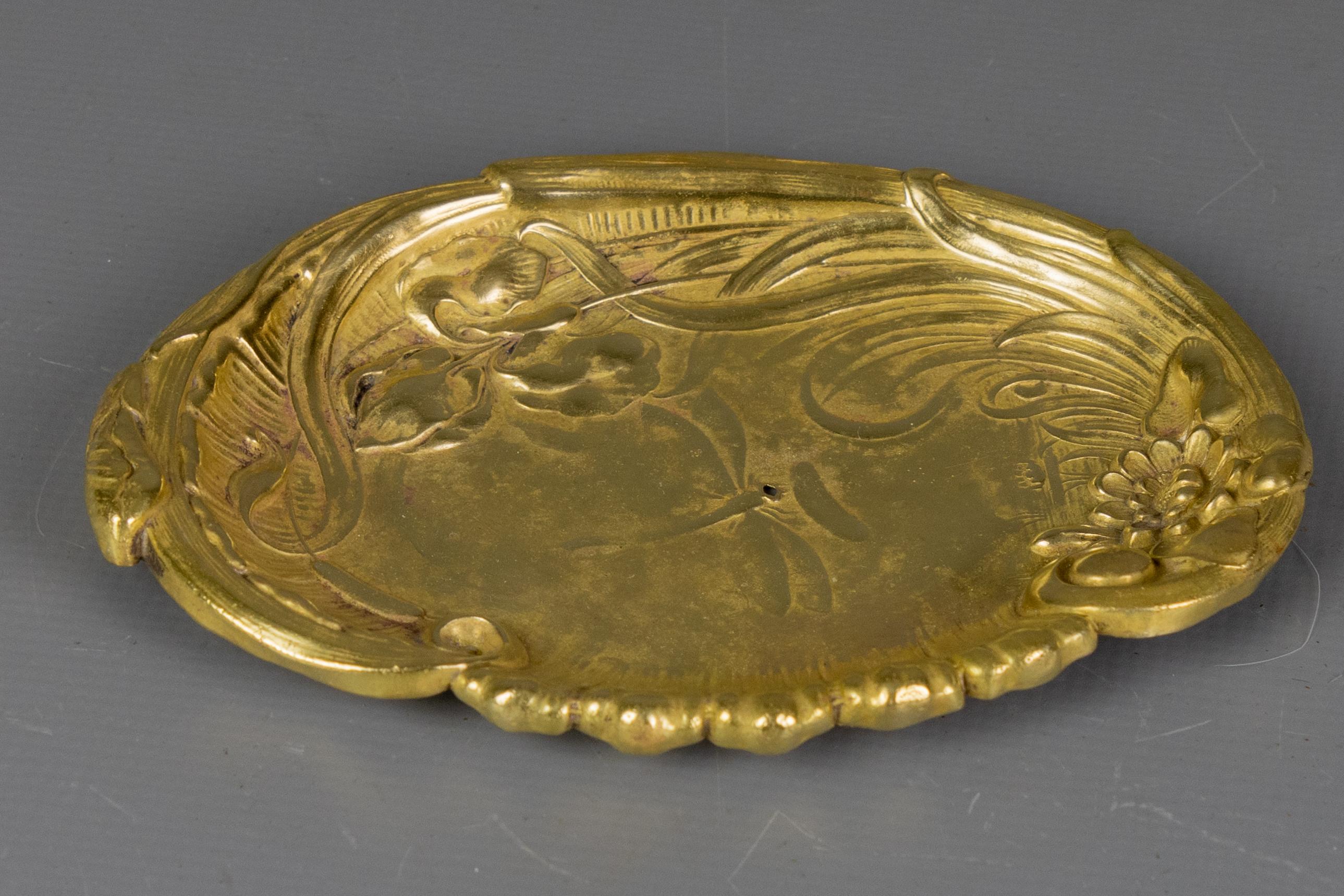French Art Nouveau Brass Vide - Poche or Pin Tray with Dragonfly and Flowers For Sale 3