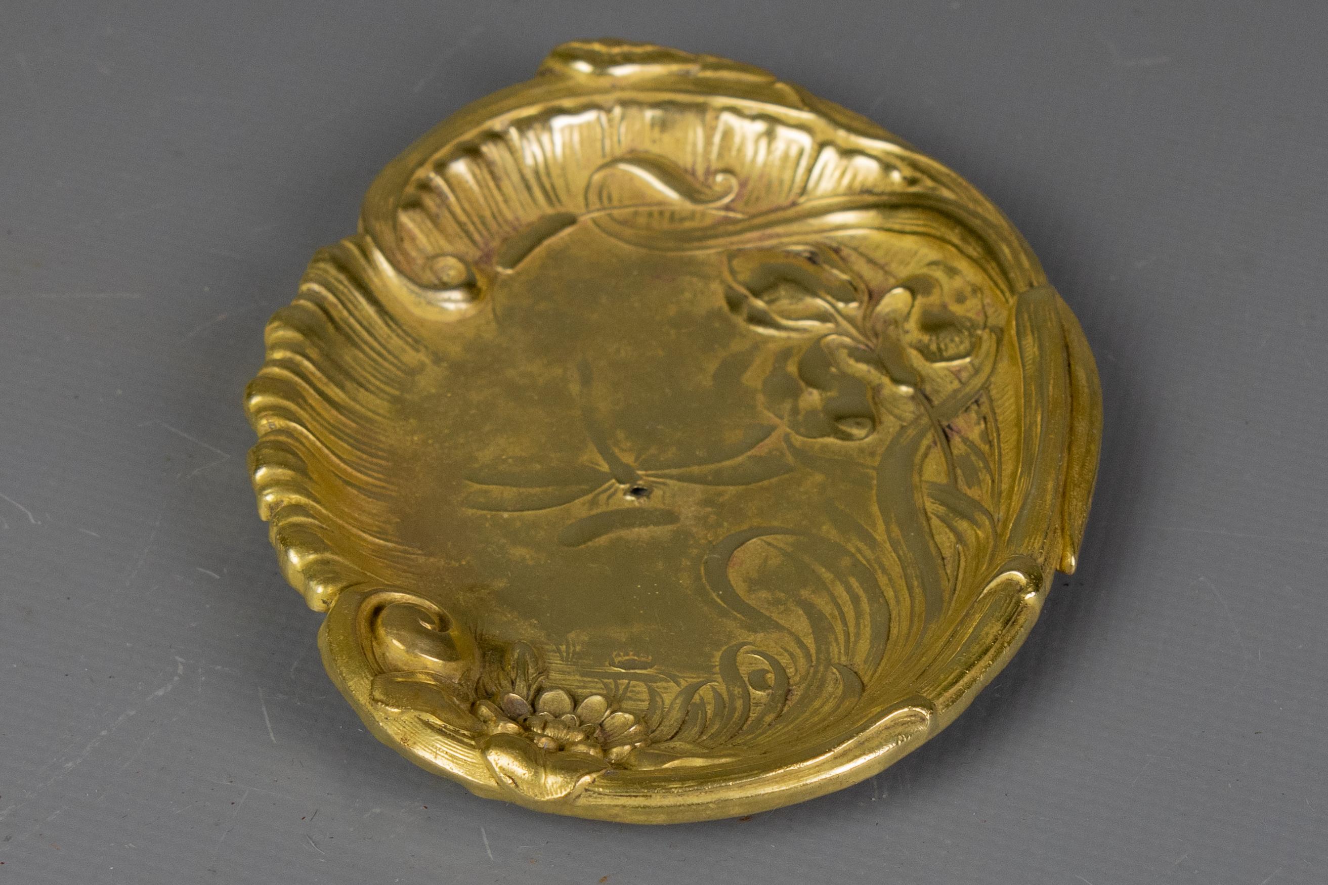 French Art Nouveau Brass Vide - Poche or Pin Tray with Dragonfly and Flowers For Sale 5