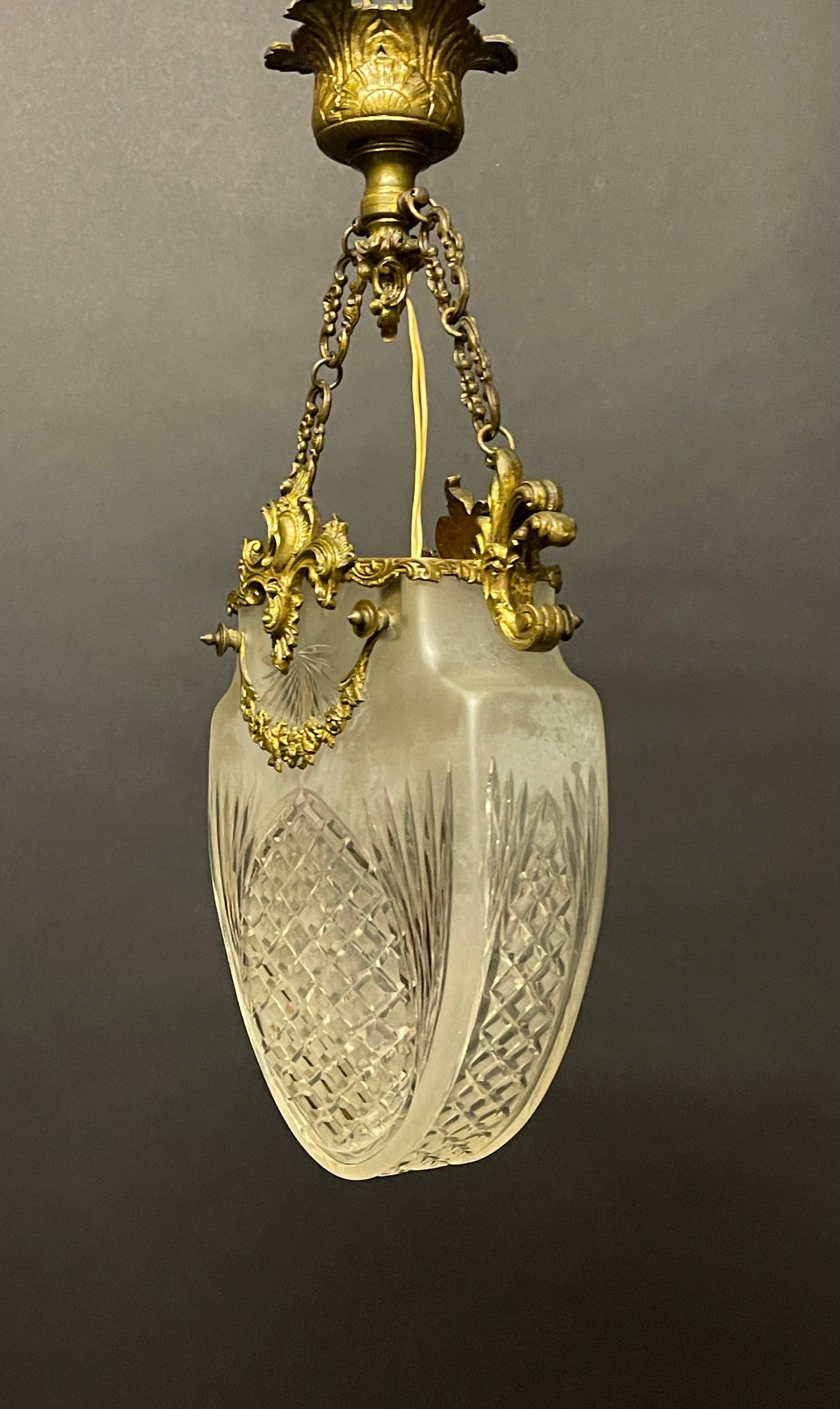 Early 20th Century French Art Nouveau Bronze and Cut Glass Pendant, circa 1900s For Sale