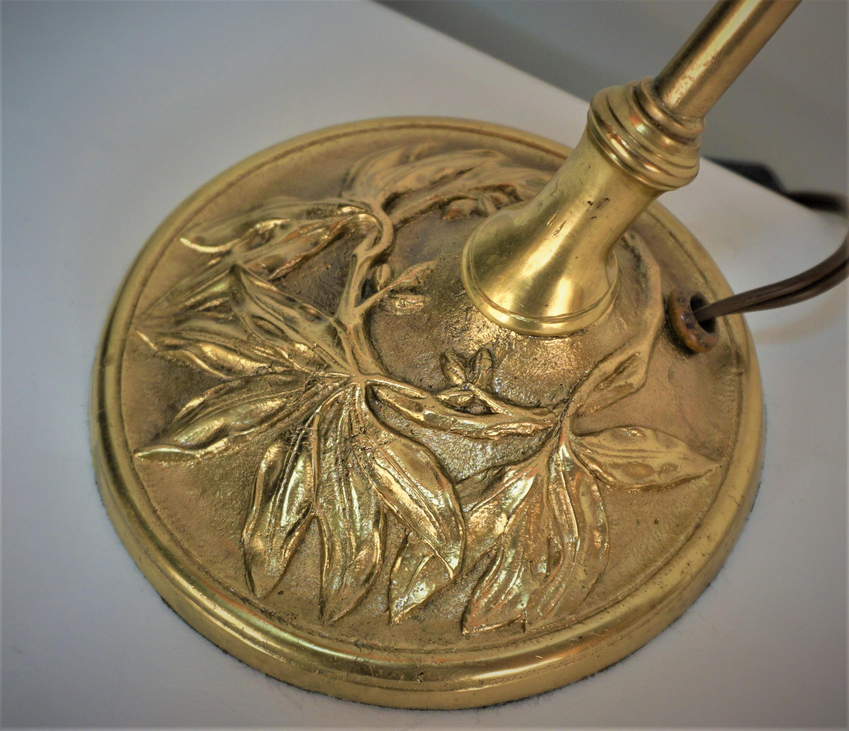 French Art Nouveau Bronze Art Glass Table Lamp by Daum For Sale 3