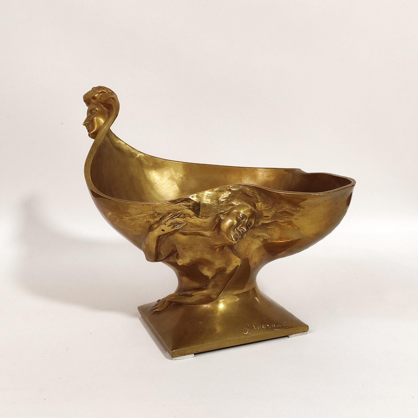 French Art Nouveau Bronze Bowl by George Engrand For Sale 1