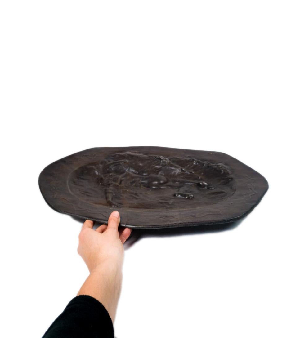 Französischer Jugendstilteller aus Bronze, 20. Jahrhundert (Art nouveau) im Angebot