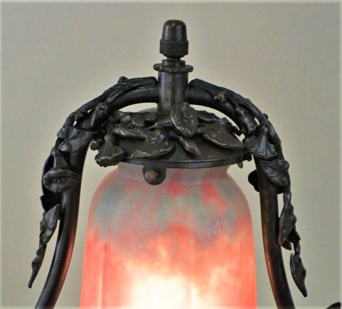 Early 20th Century French Art Nouveau Bronze and Daum Glass Table lamp