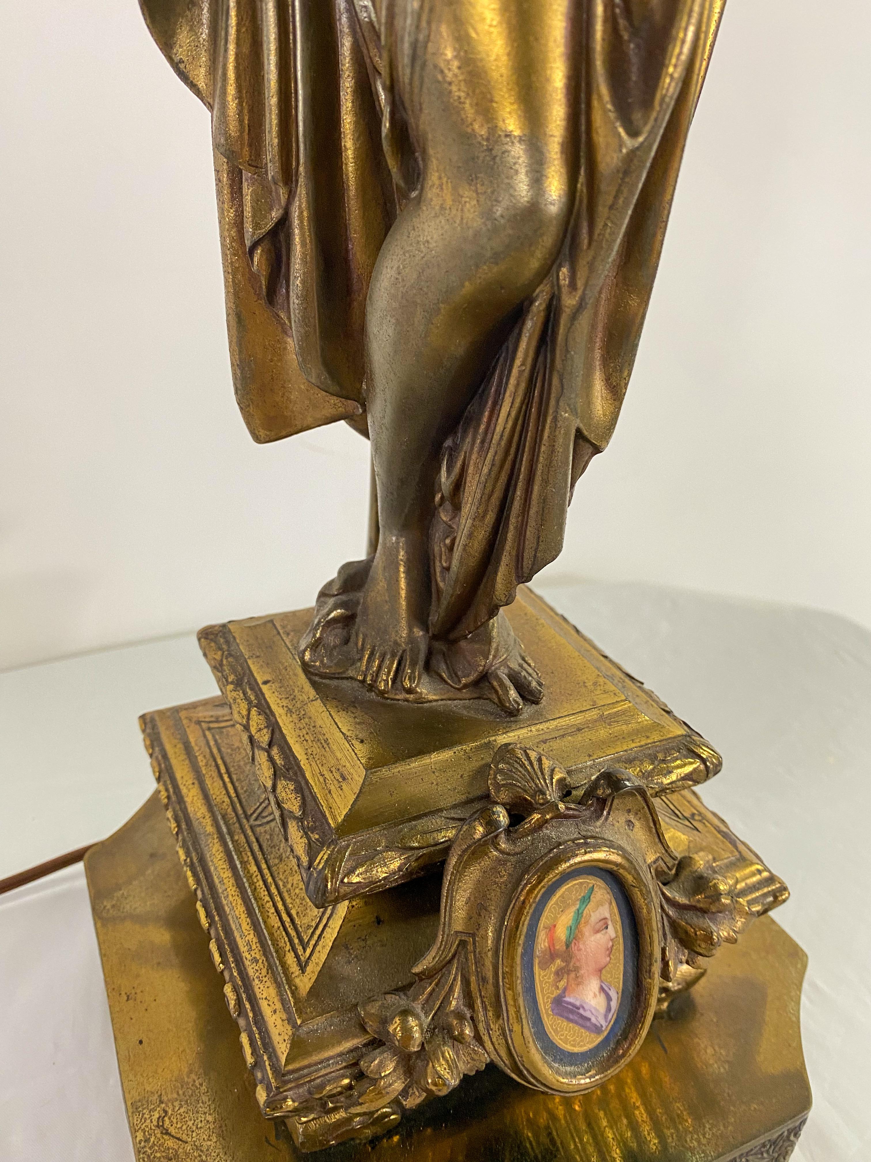 French Art Nouveau Bronze Figural Table Lamp, a Pair For Sale 3