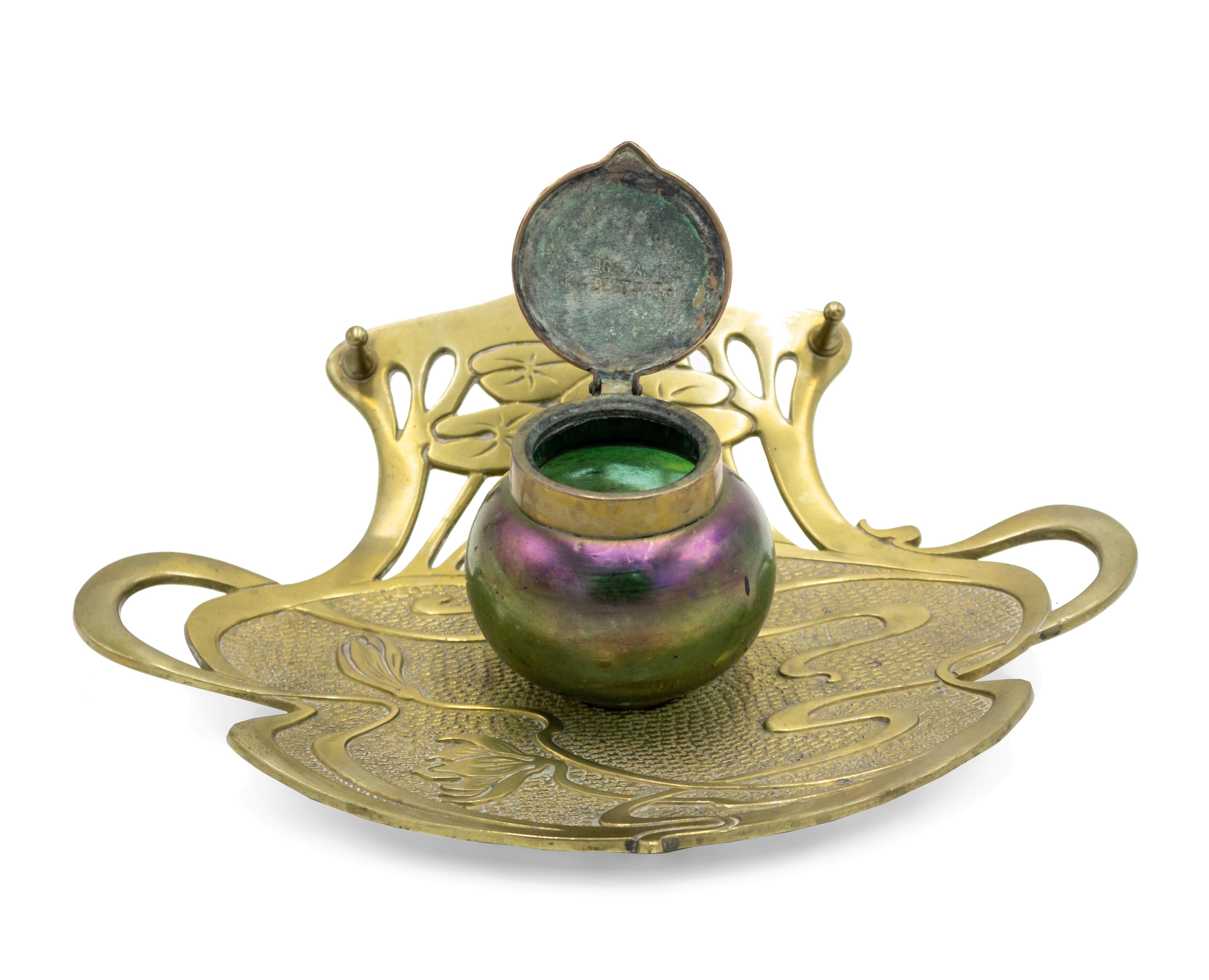 French Art Nouveau Bronze Floral Inkwell In Good Condition For Sale In New York, NY