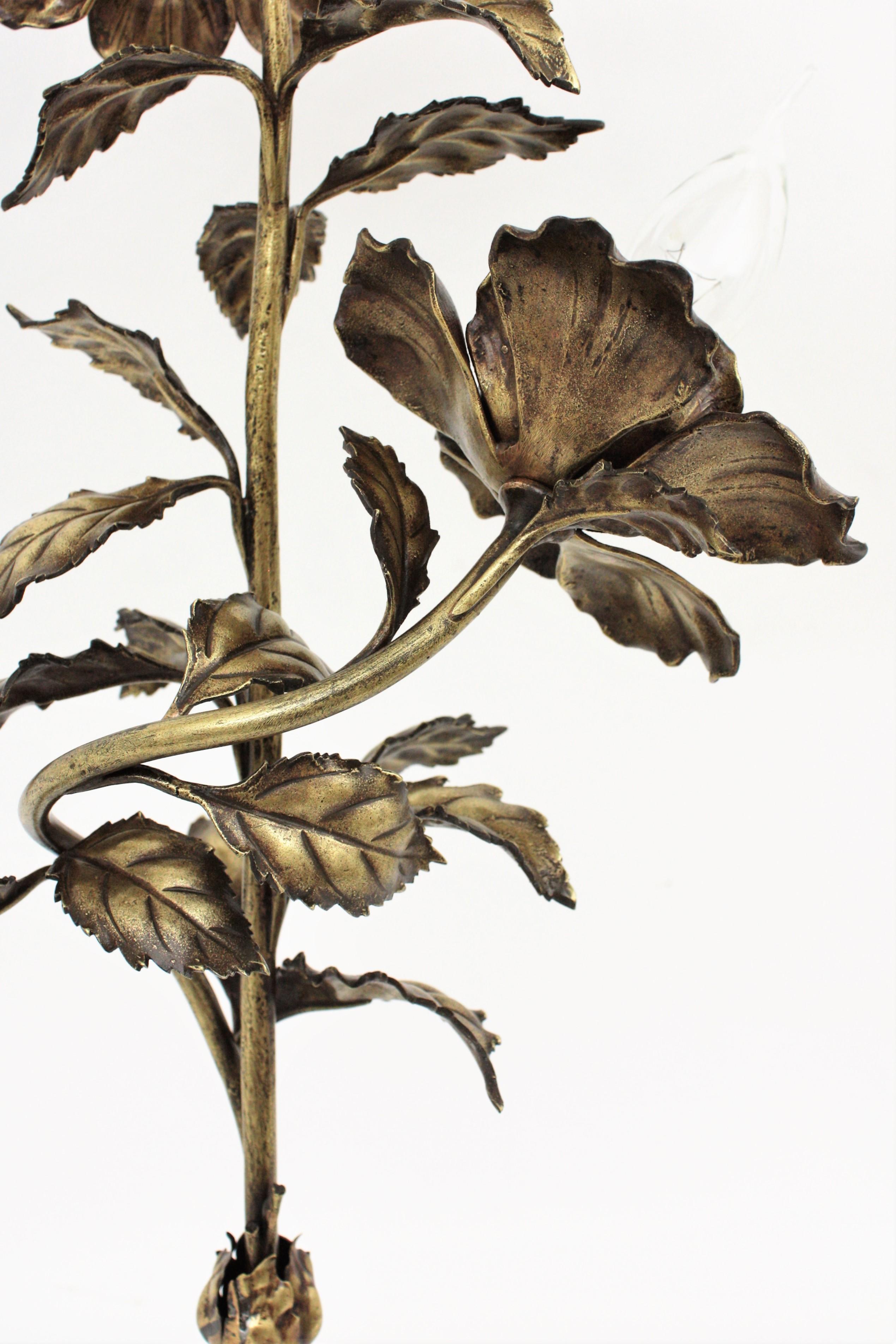 Lampada da tavolo Art Nouveau francese con fogliame floreale in bronzo in vendita 6