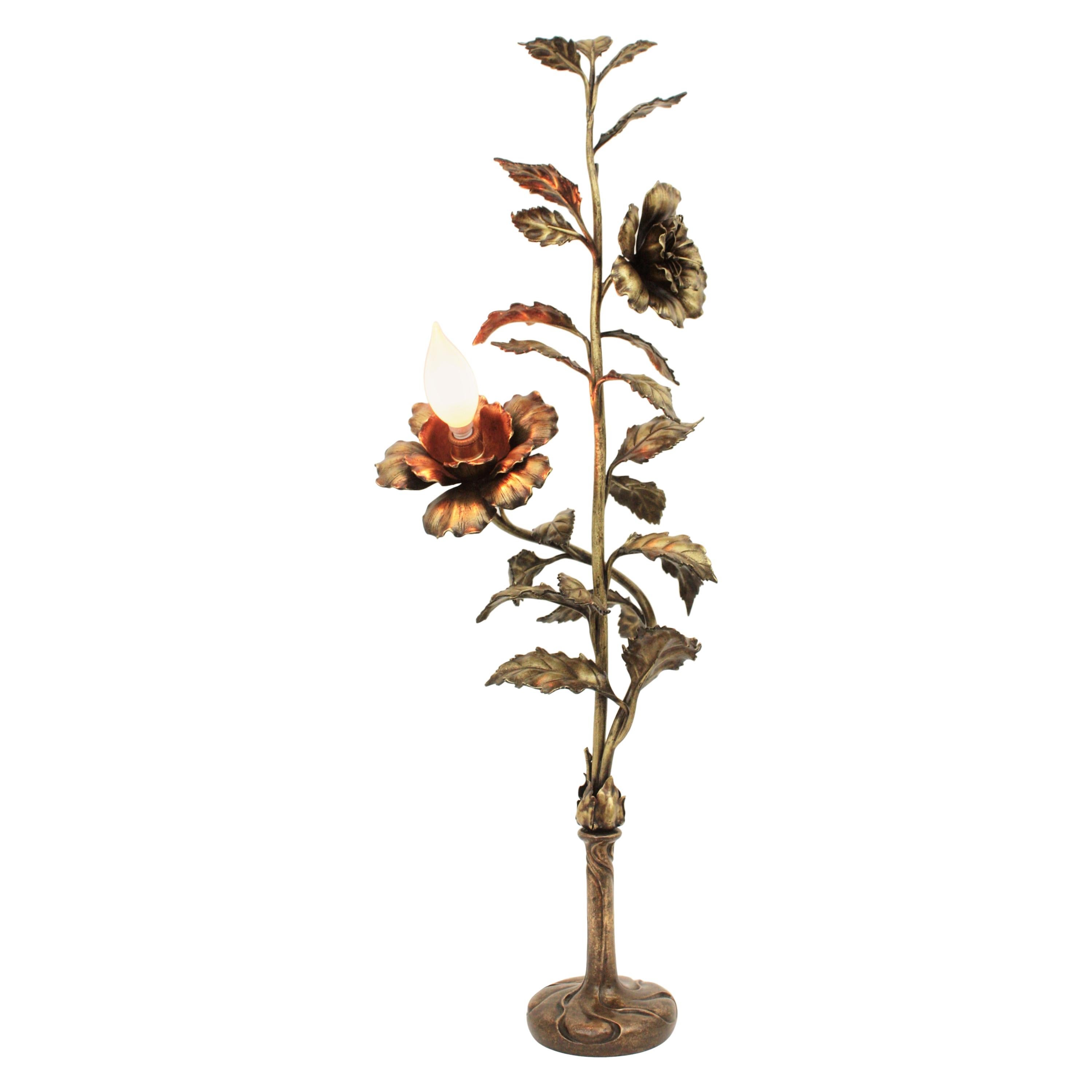 Lampada da tavolo Art Nouveau francese con fogliame floreale in bronzo