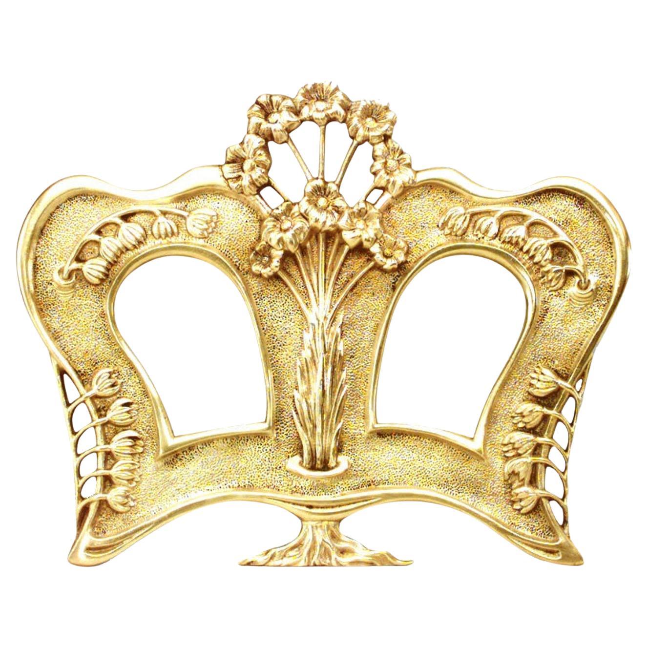 French Art Nouveau Bronze Picture Frame im Angebot