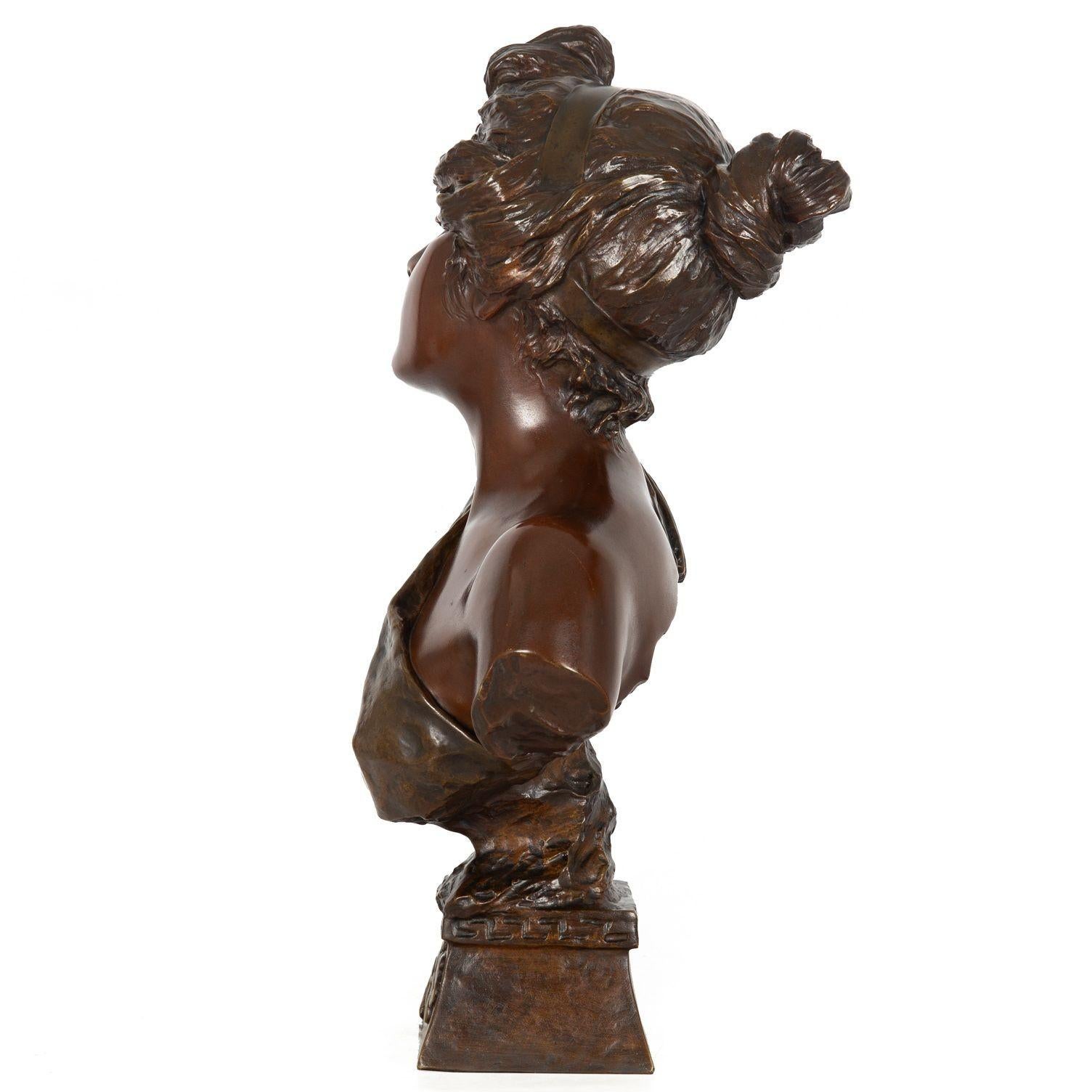 Französische Jugendstil-Bronze-Skulptur-Büste der Thailänder von Emmanuel Villanis (Art nouveau) im Angebot