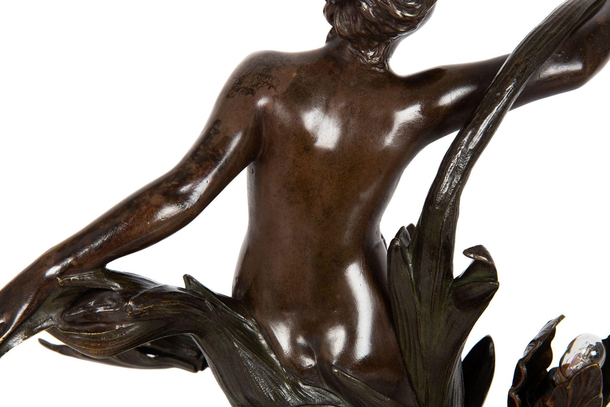 Lampe de table Art nouveau français en bronze représentant des femmes aux fleurs en vente 13
