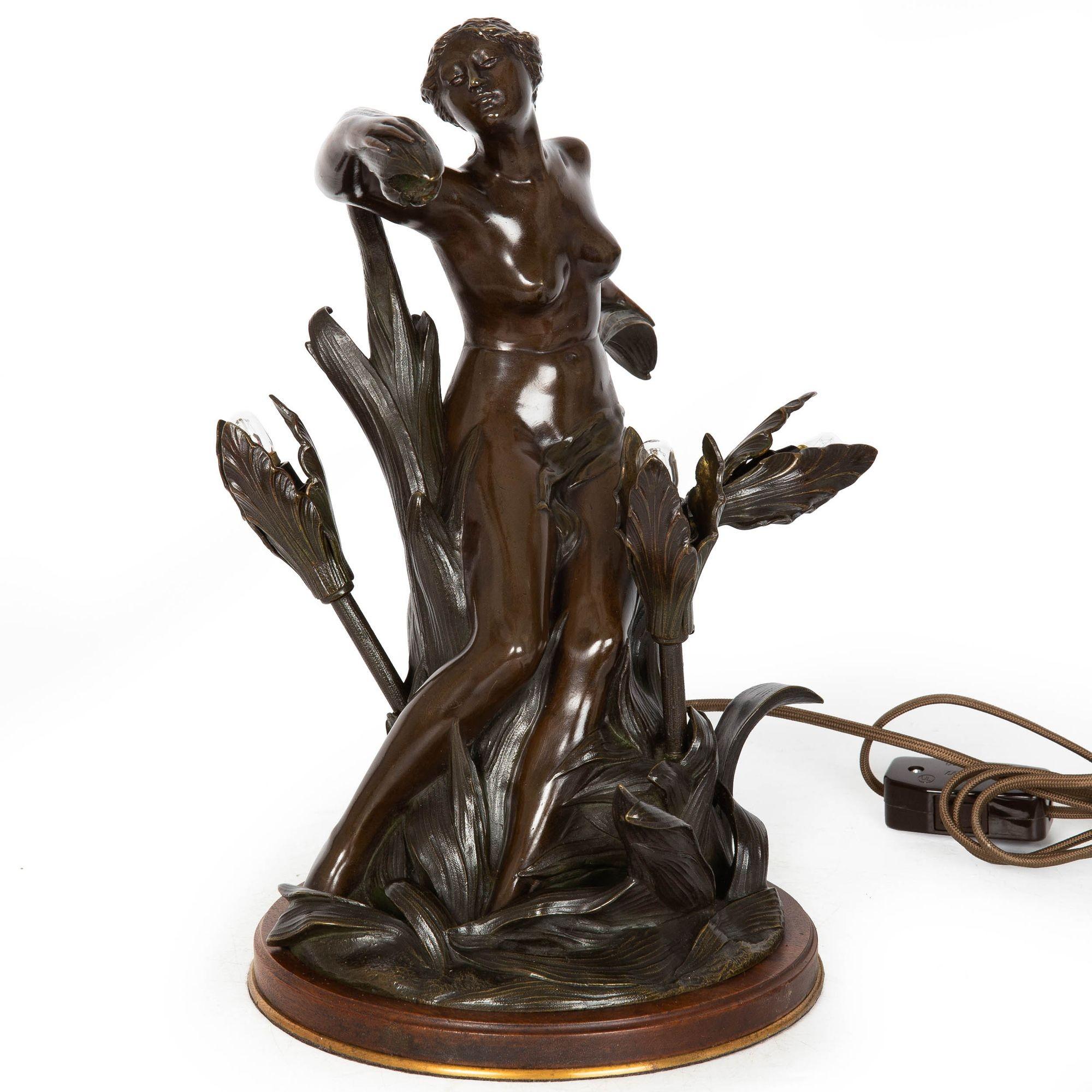20th Century French Art Nouveau Bronze Sculpture of Women in Flowers Table Lamp For Sale