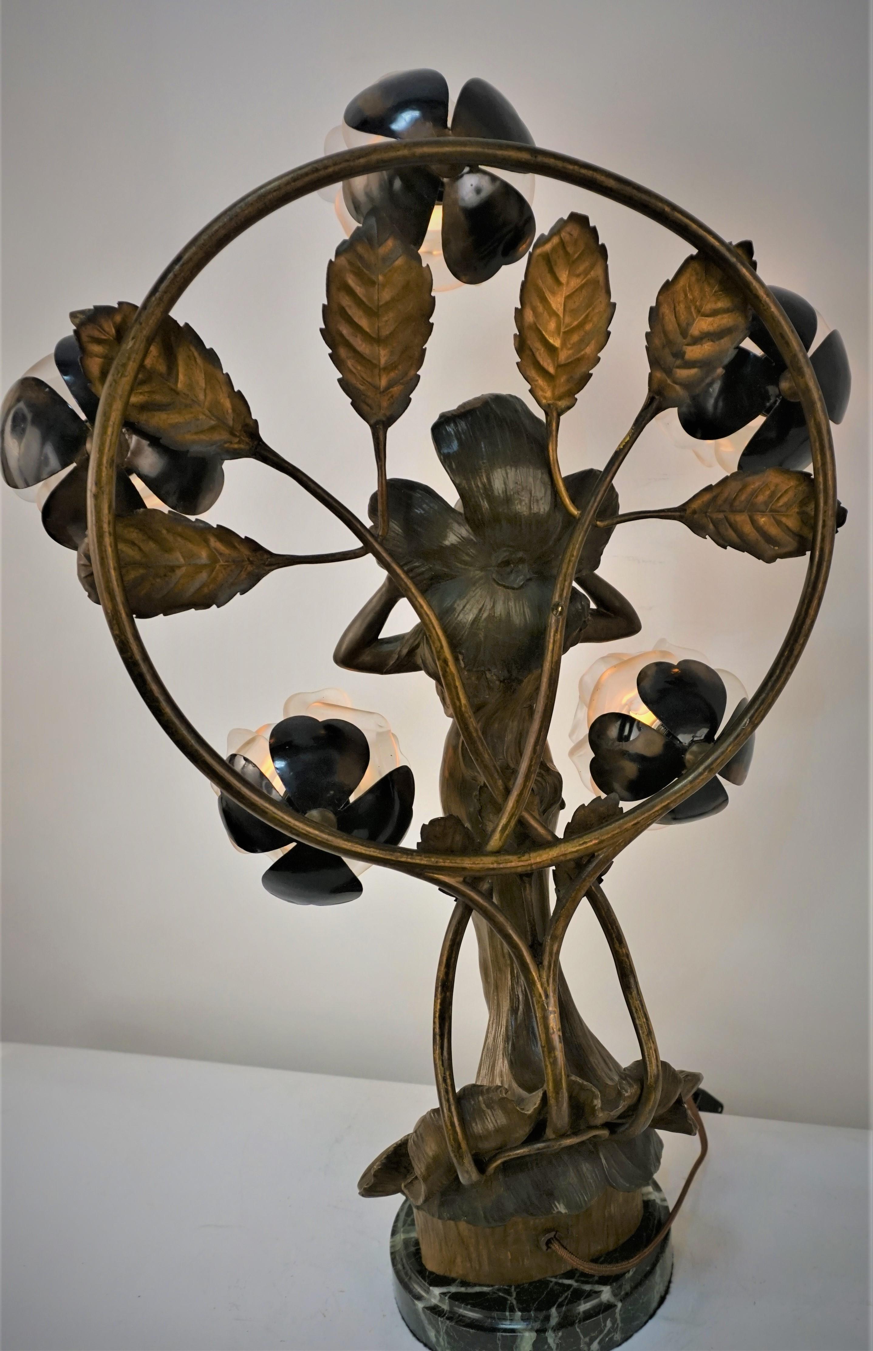 French Art Nouveau Bronze Sculpture Table Lamp In Good Condition For Sale In Fairfax, VA