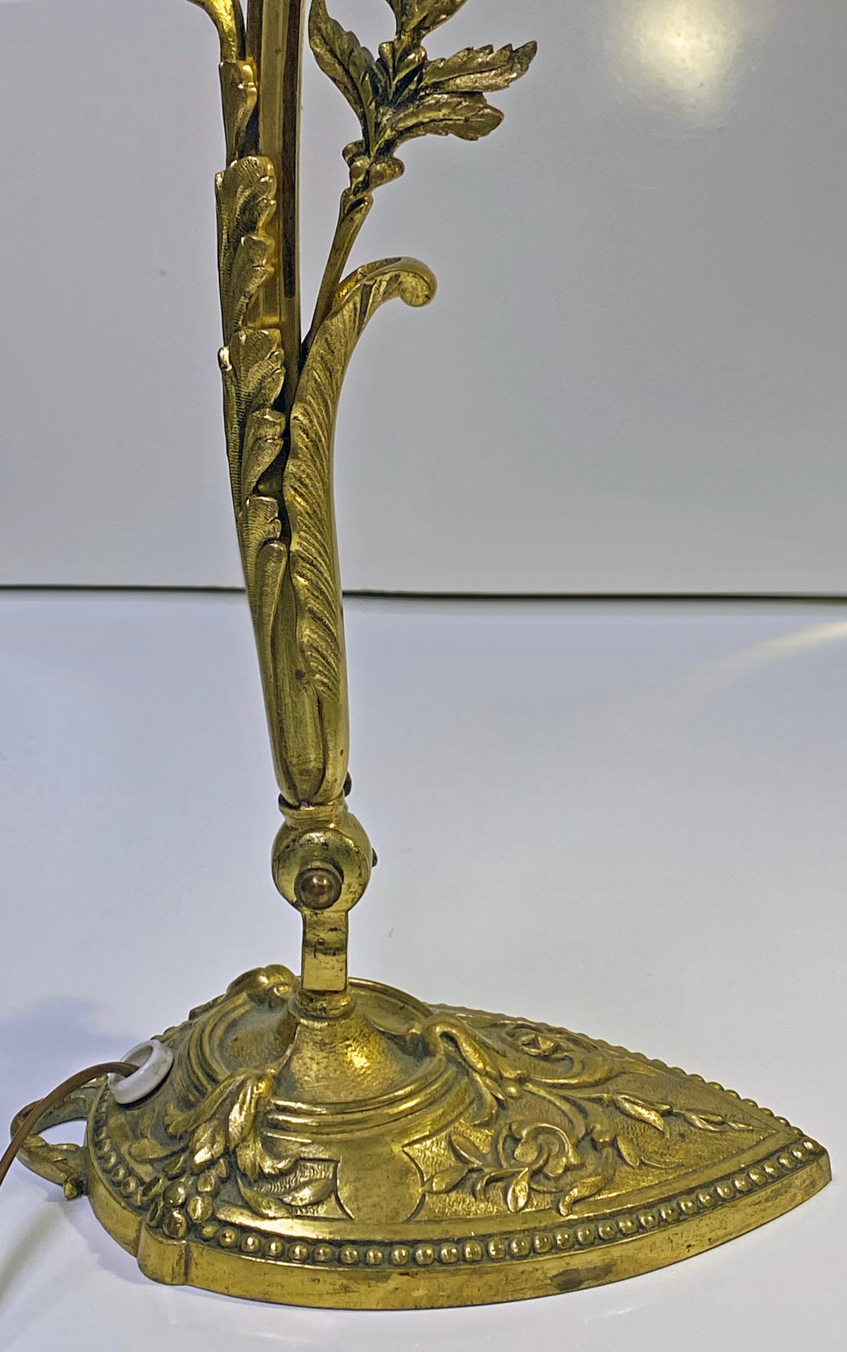 French Art Nouveau Bronze Table Desk Lamp, circa 1920 In Good Condition In Toronto, Ontario