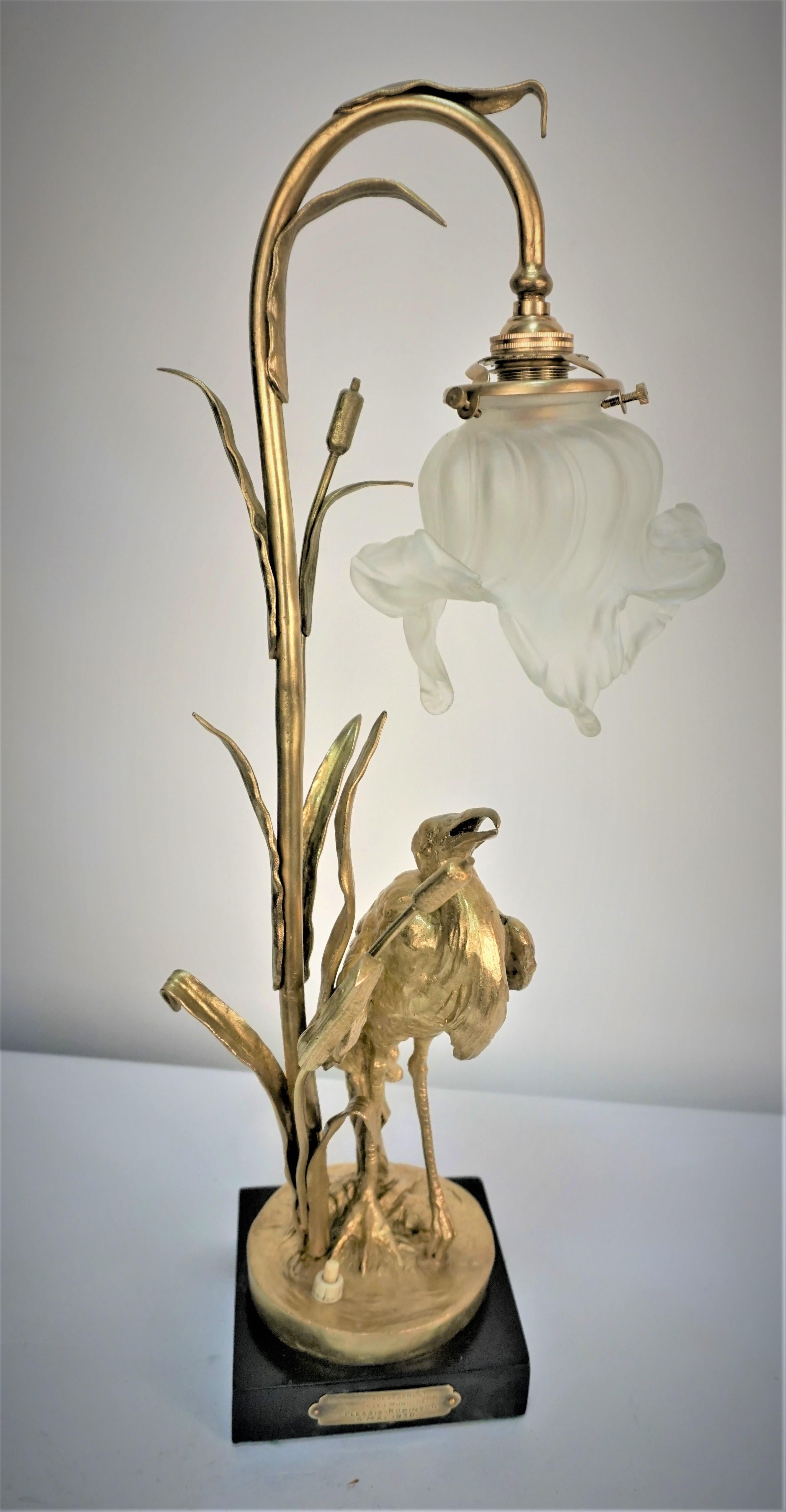 Französische Jugendstil-Tischlampe aus Bronze von E. Urbain im Angebot 3