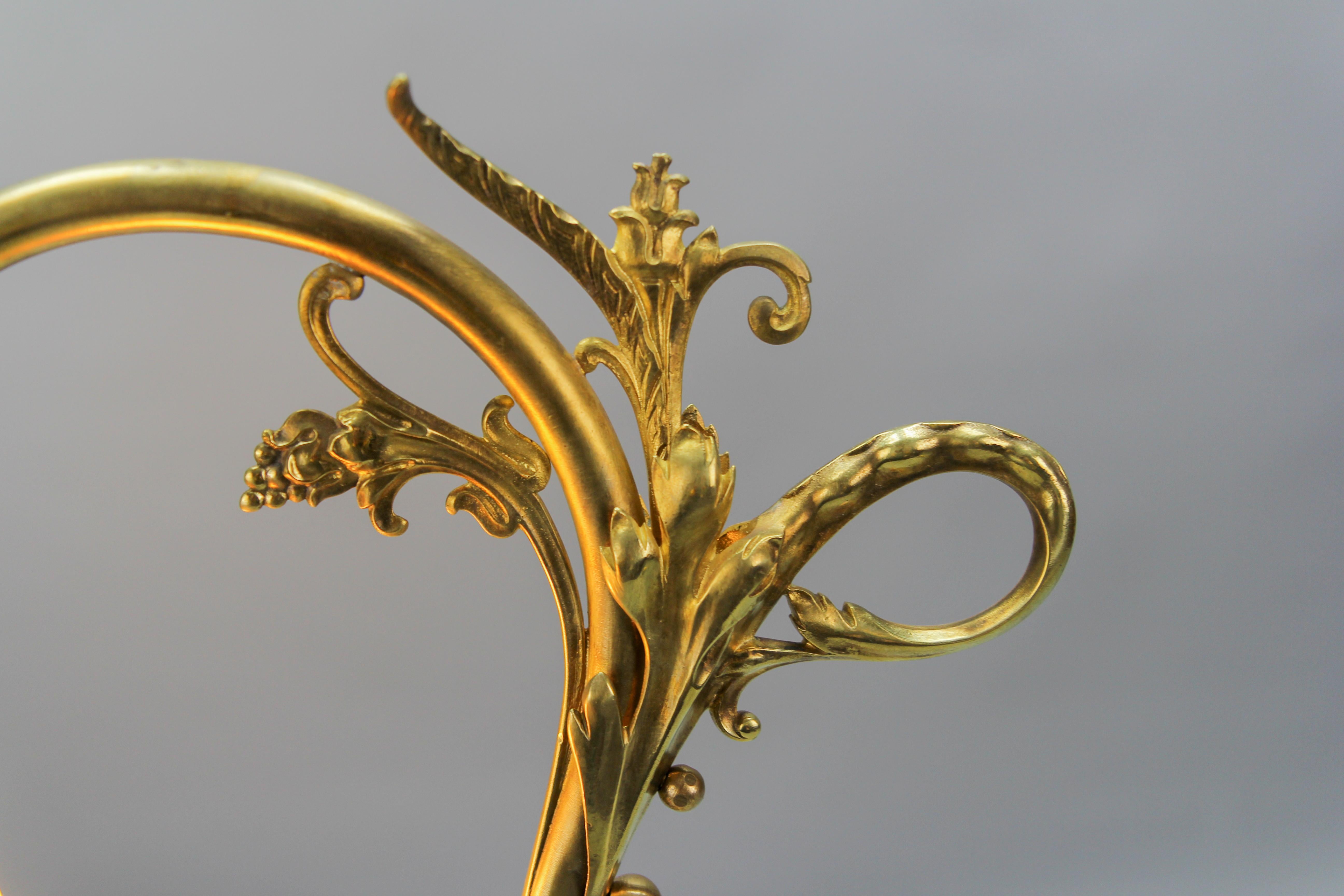 Bronze Lampe de bureau française Art Nouveau en bronze avec abat-jour en verre signée GV de Croismare en vente