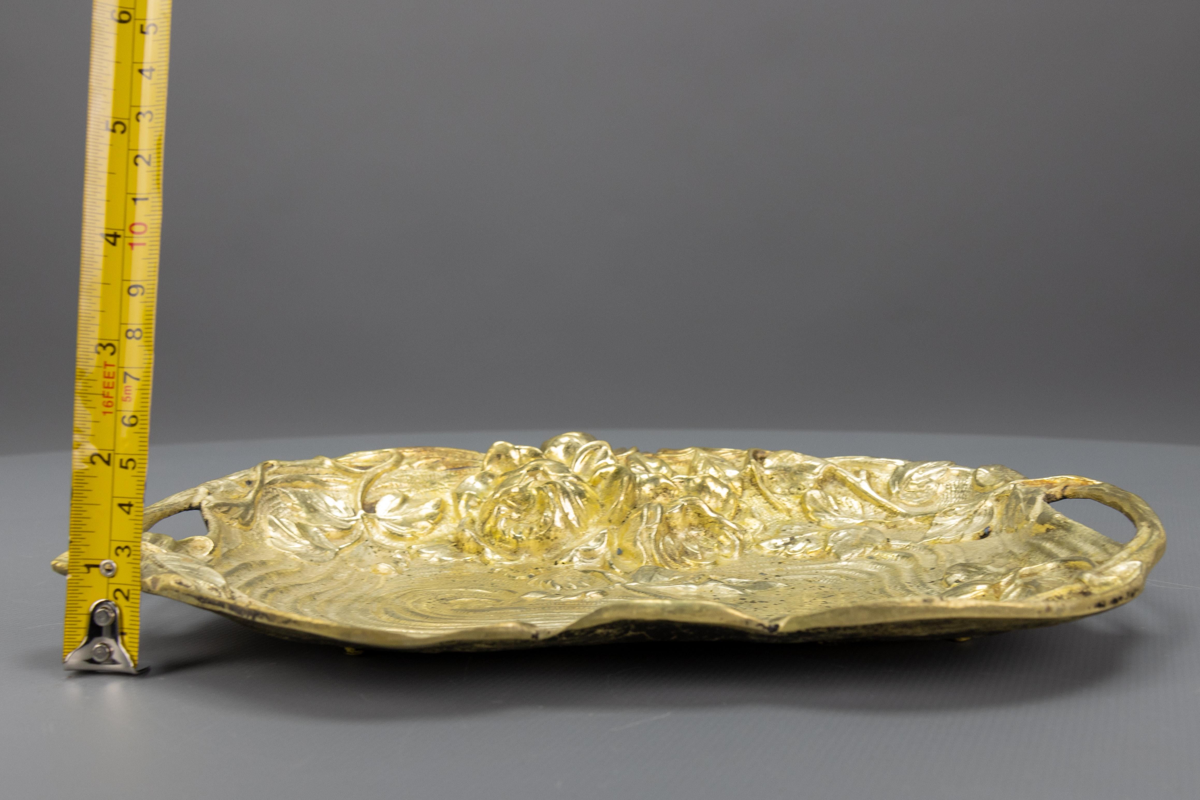 French Art Nouveau Bronze Tray with Roses Relief, circa 1920 For Sale 12
