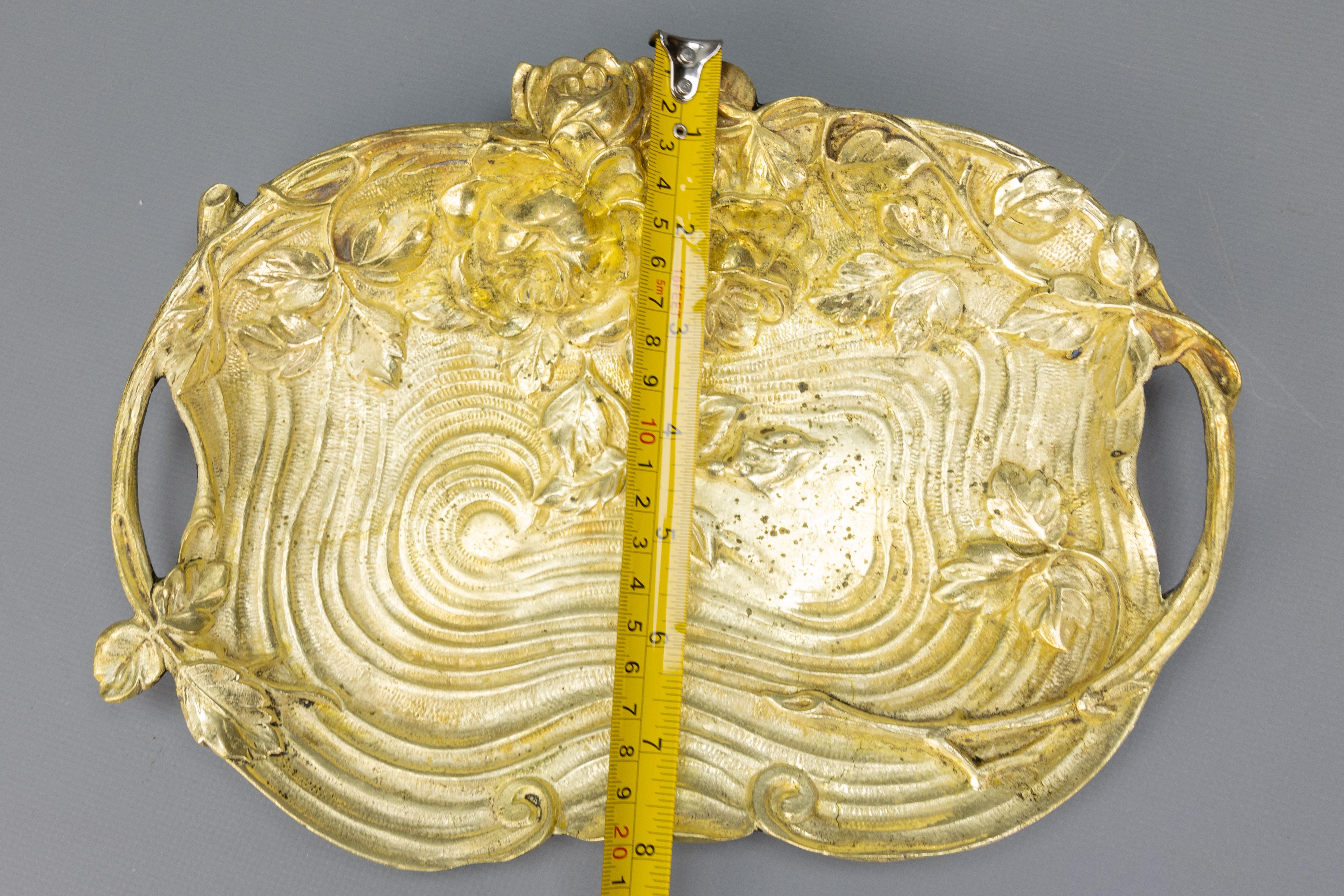 French Art Nouveau Bronze Tray with Roses Relief, circa 1920 For Sale 14