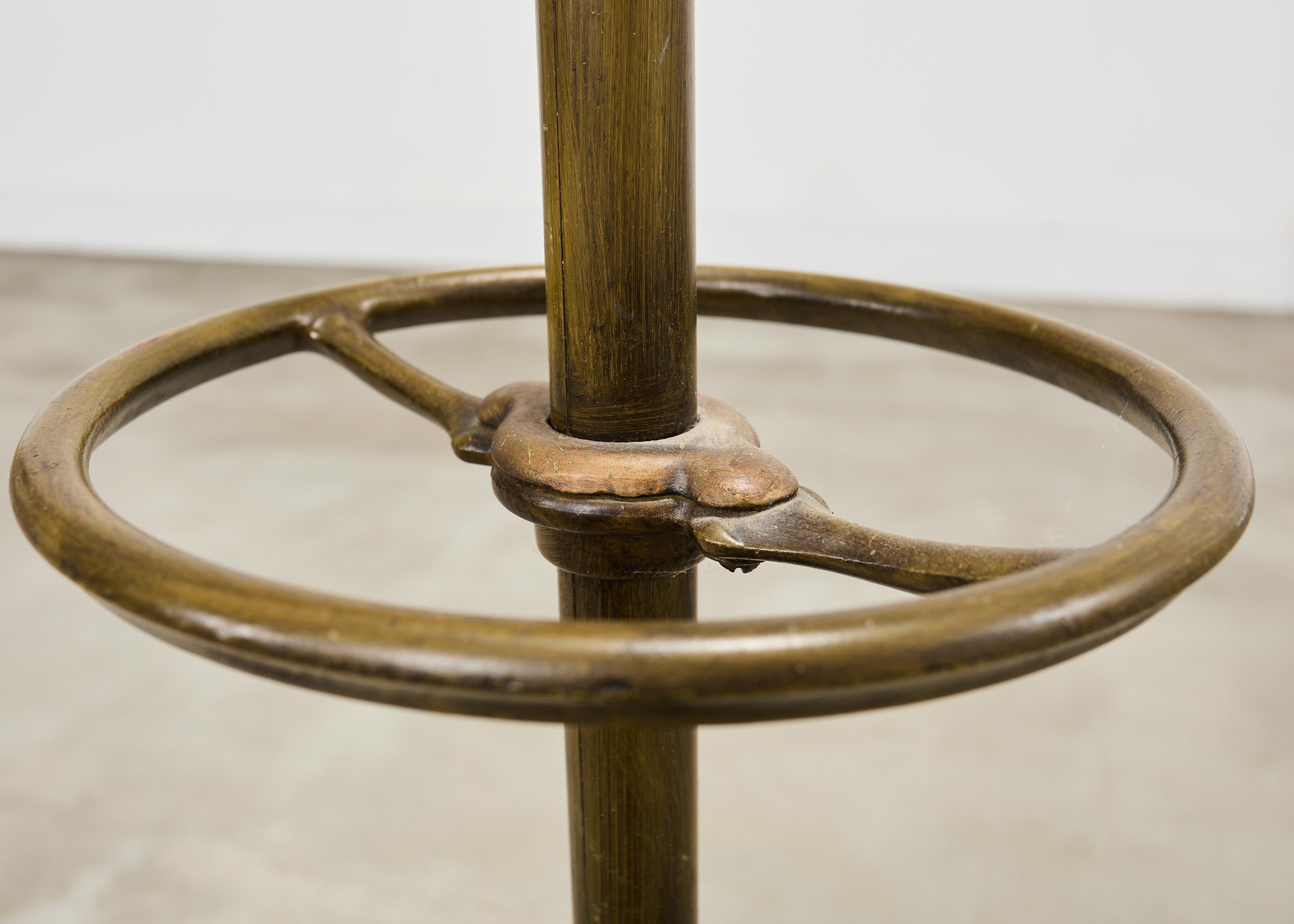 Porte-manteau en fer bronzé Art Nouveau Français Porte-parapluie en vente 6