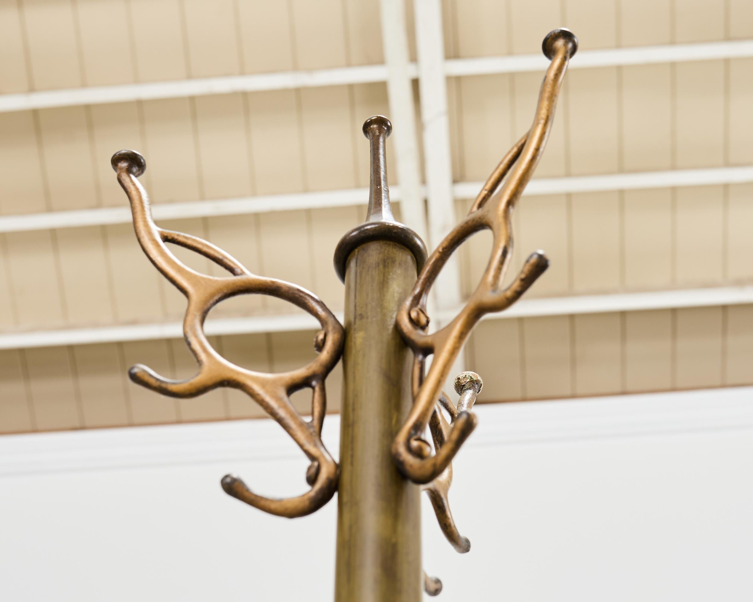 Porte-manteau en fer bronzé Art Nouveau Français Porte-parapluie en vente 7